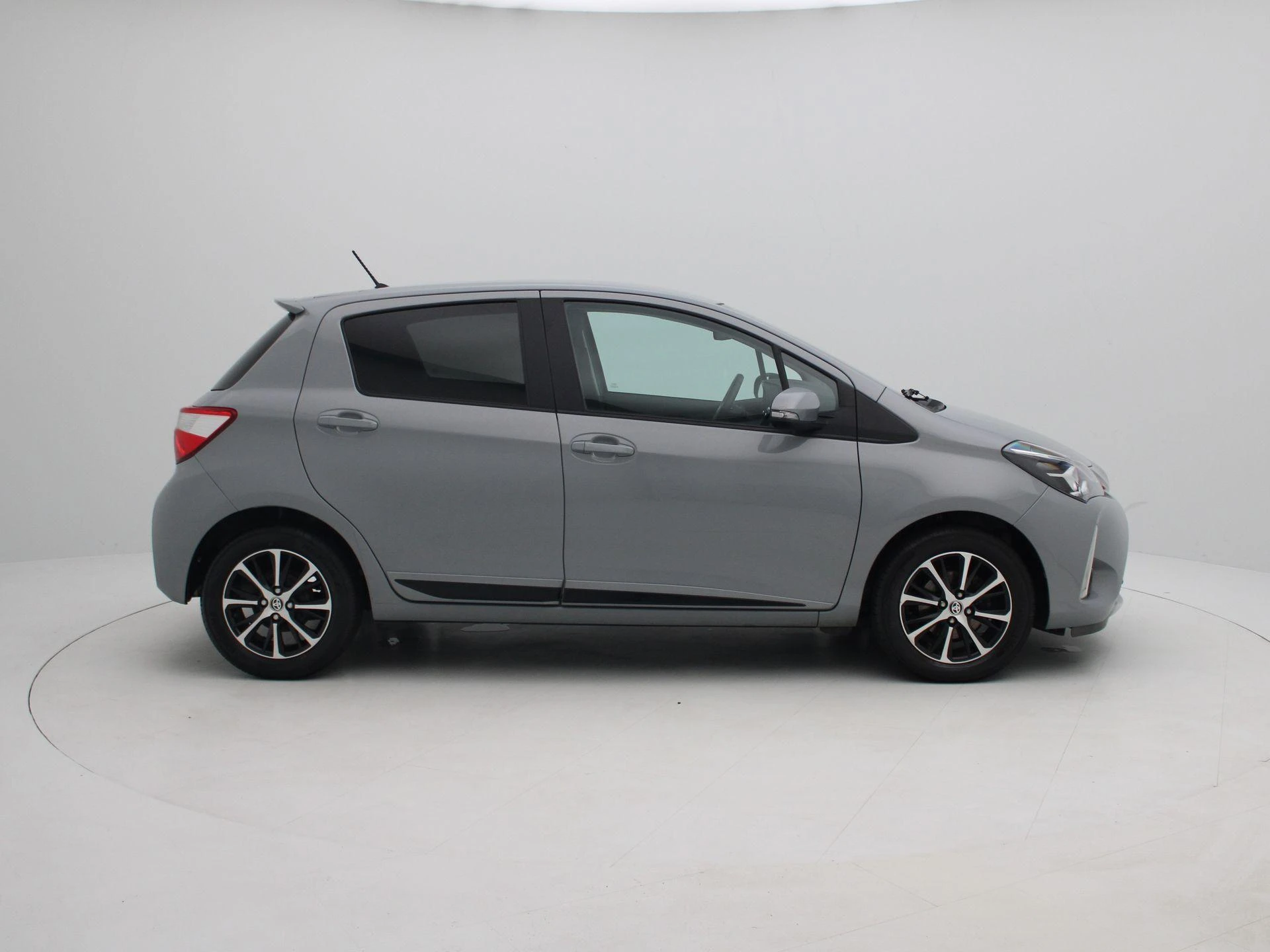 Toyota-Yaris-image-5