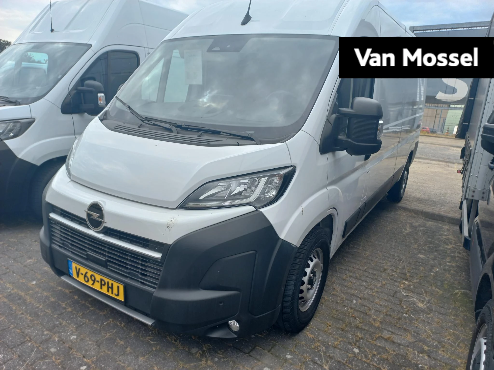Opel-Movano-image-0