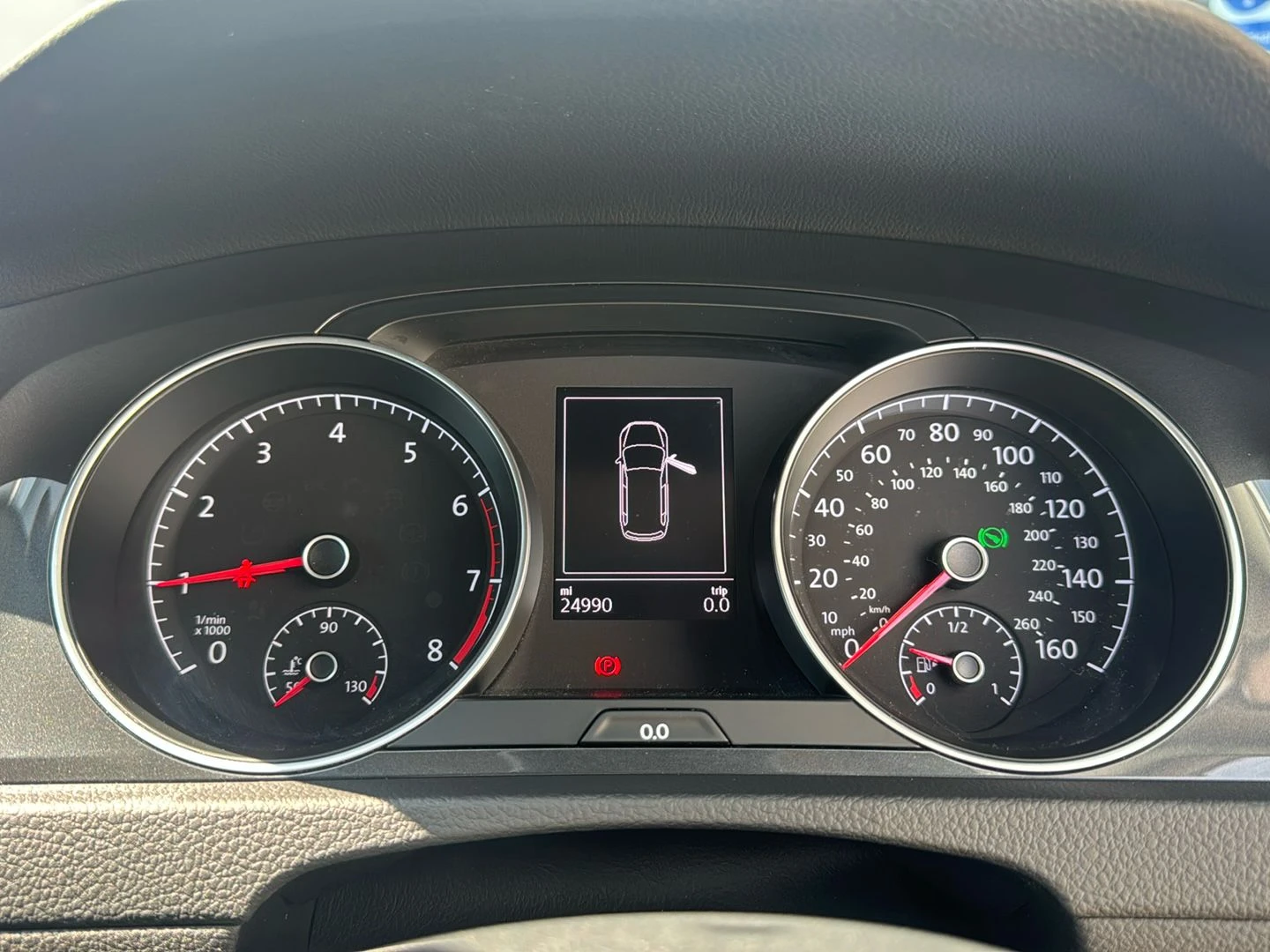 Volkswagen-Golf-image-12