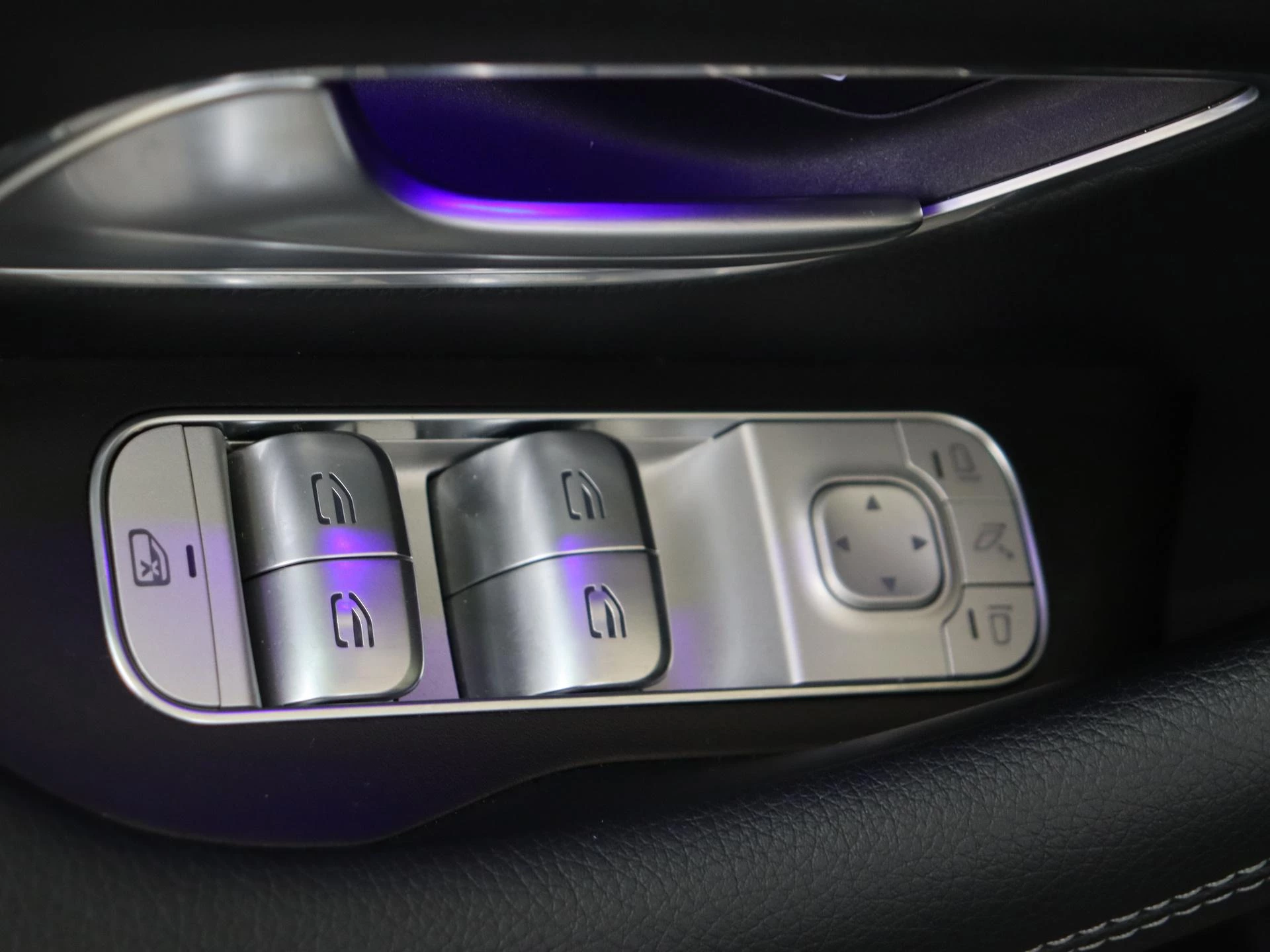 Mercedes-Benz-GLE-image-27