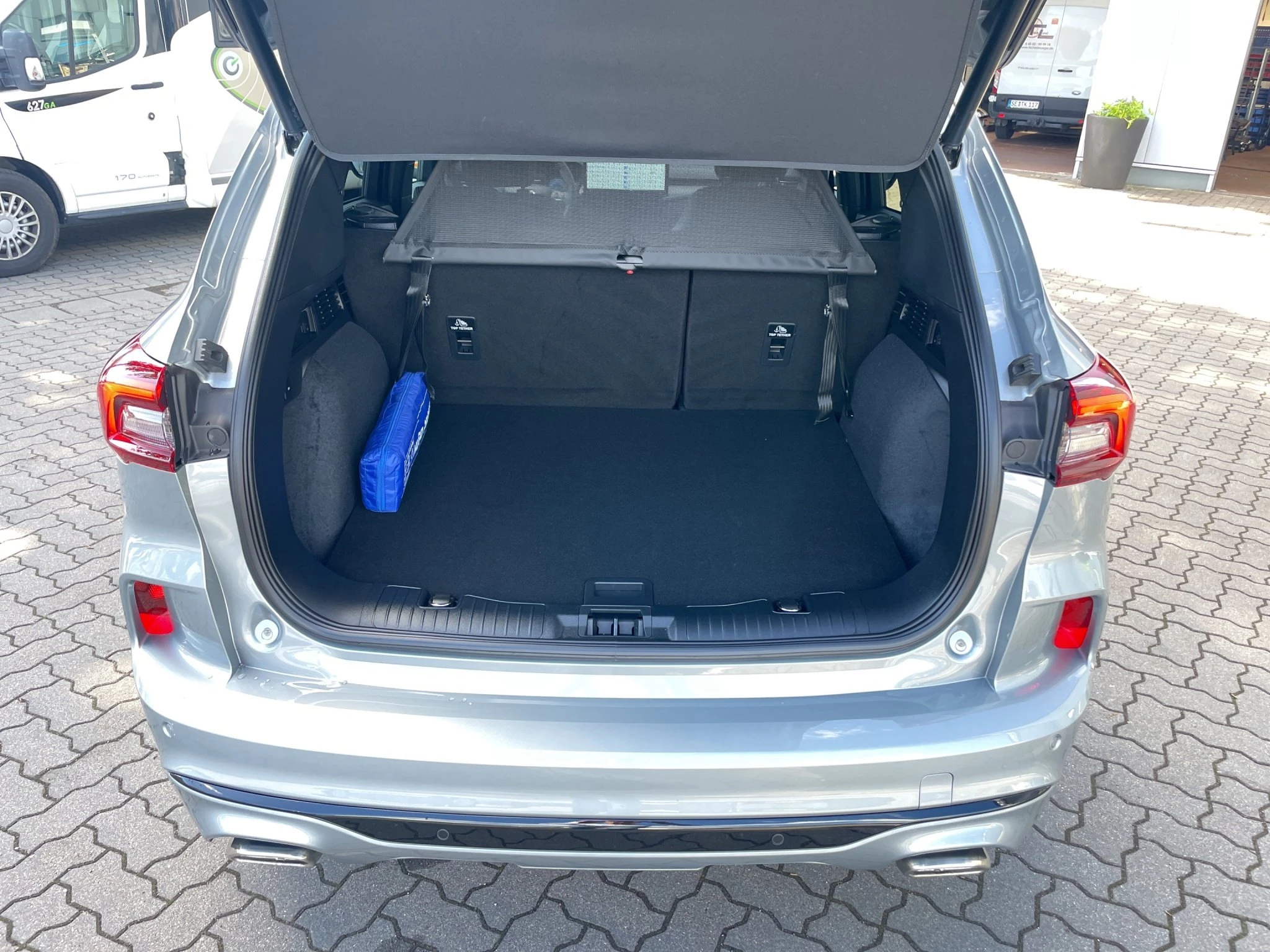 Ford Kuga ST-Line X Aut.*360GRAD*LED-MATRIX*NAVI*GRA*WINTER-PKT.