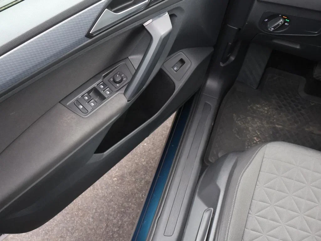 Volkswagen-Tiguan-image-12