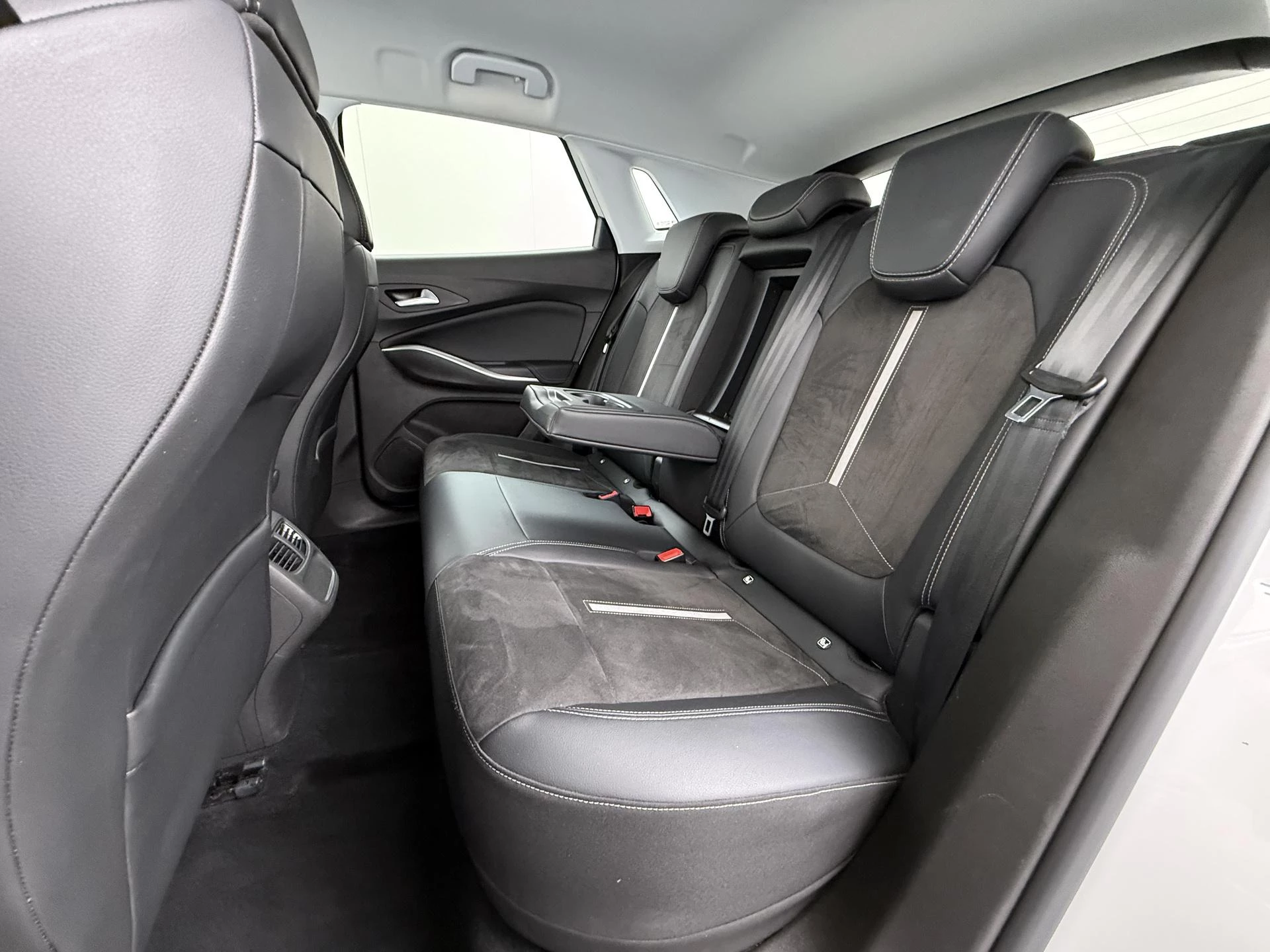 Opel-Grandland-image-16