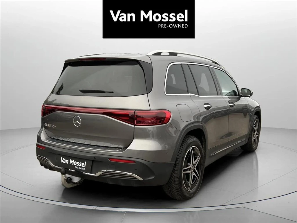 Mercedes-Benz-EQB-image-2