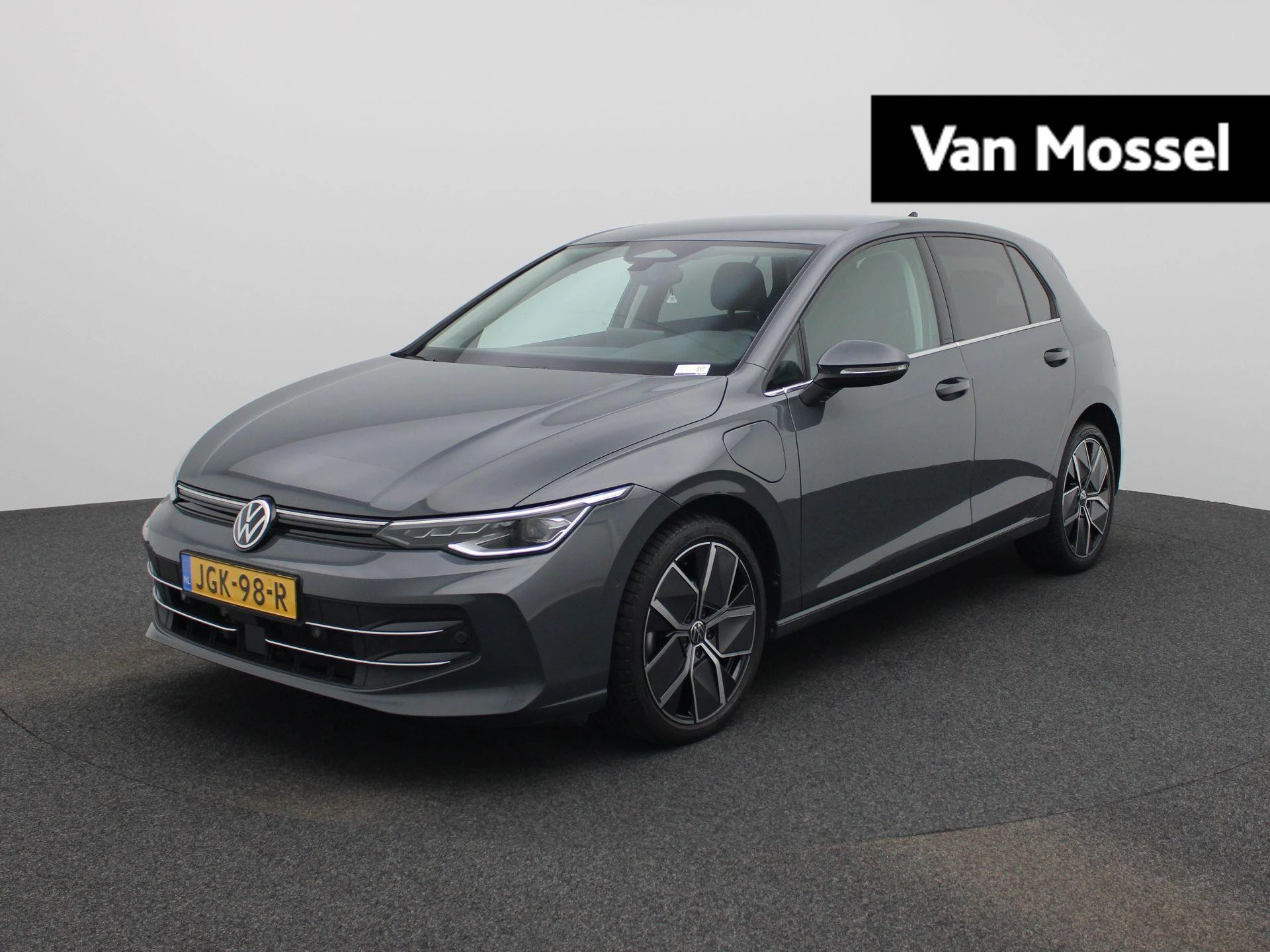 Volkswagen-Golf-image-0