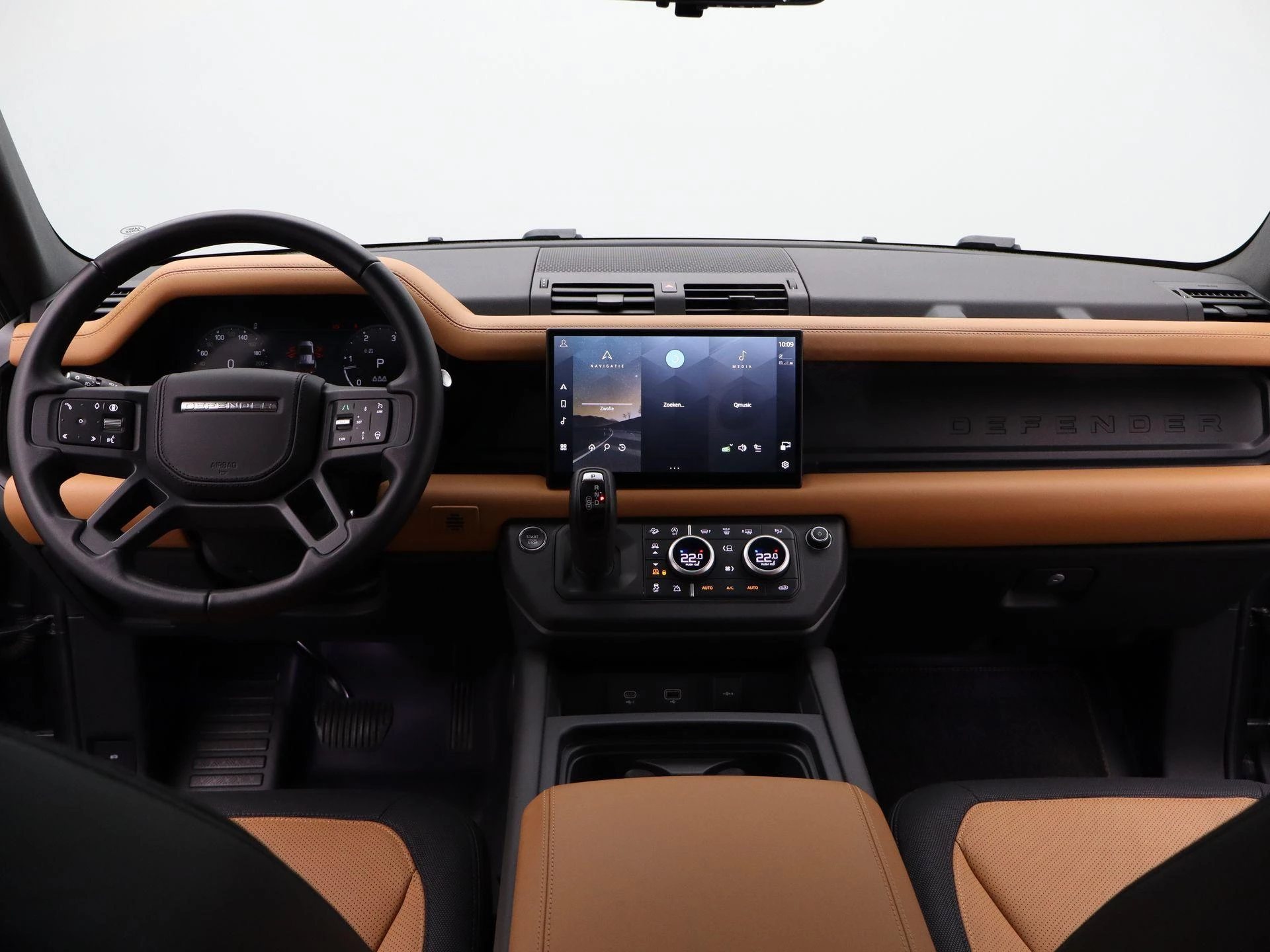 Land Rover-Defender-image-6