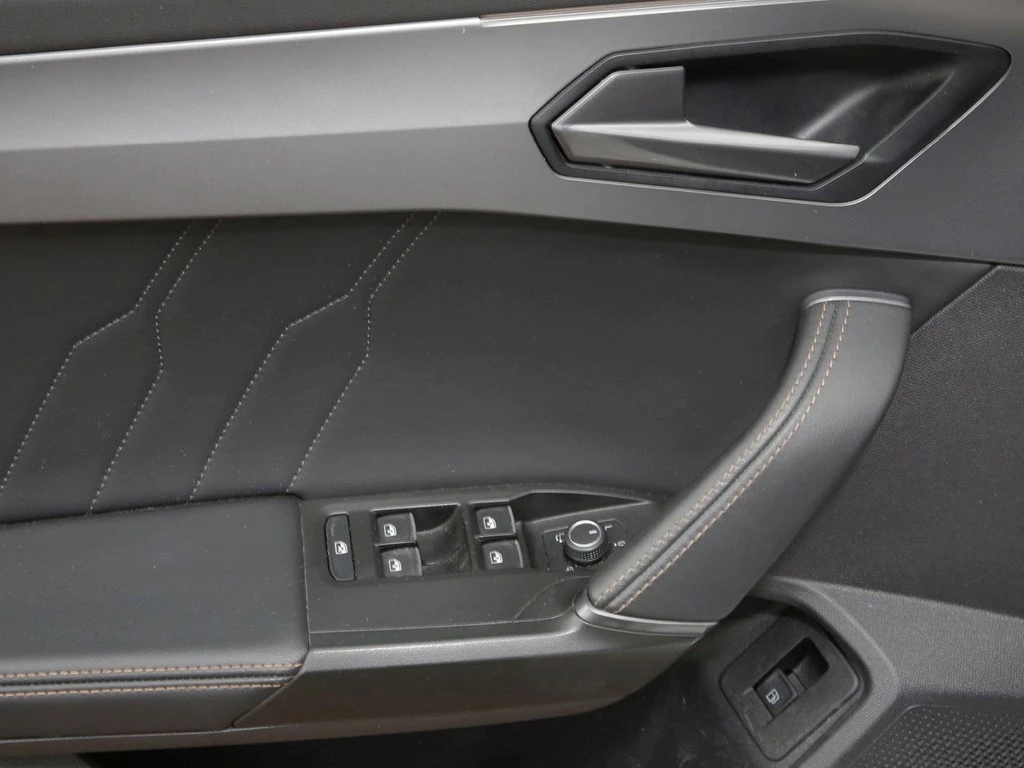 CUPRA Formentor 1.4 e-HYBRID 19" Pano Navi+VC ACC LED RFK+PDC SHZ