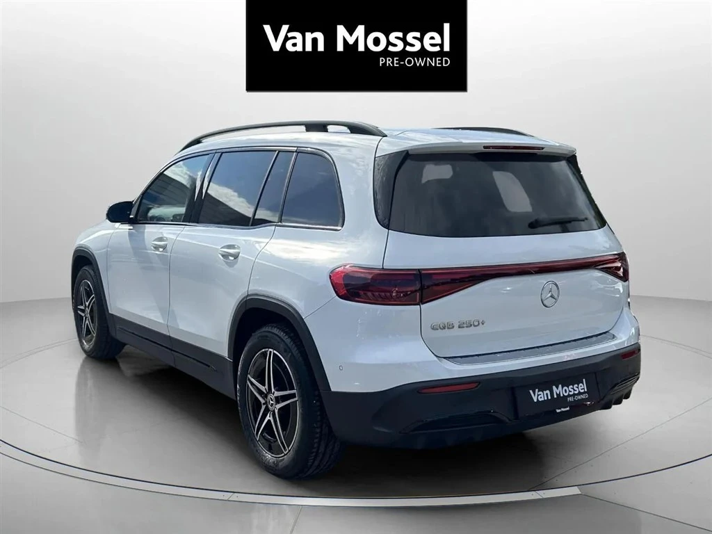 Mercedes-Benz-EQB-image-6
