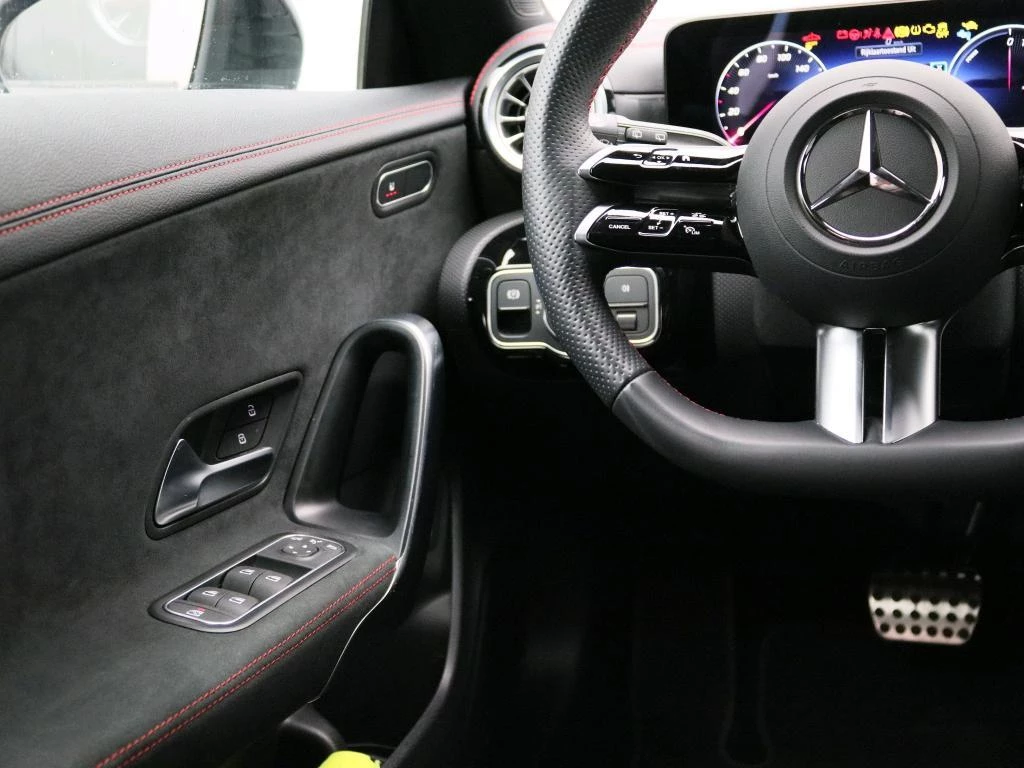 Mercedes-Benz CLA 250e star edition Shooting Brake + AMG + NIGHTPAKKET + CARPLAY + KEY LESS +