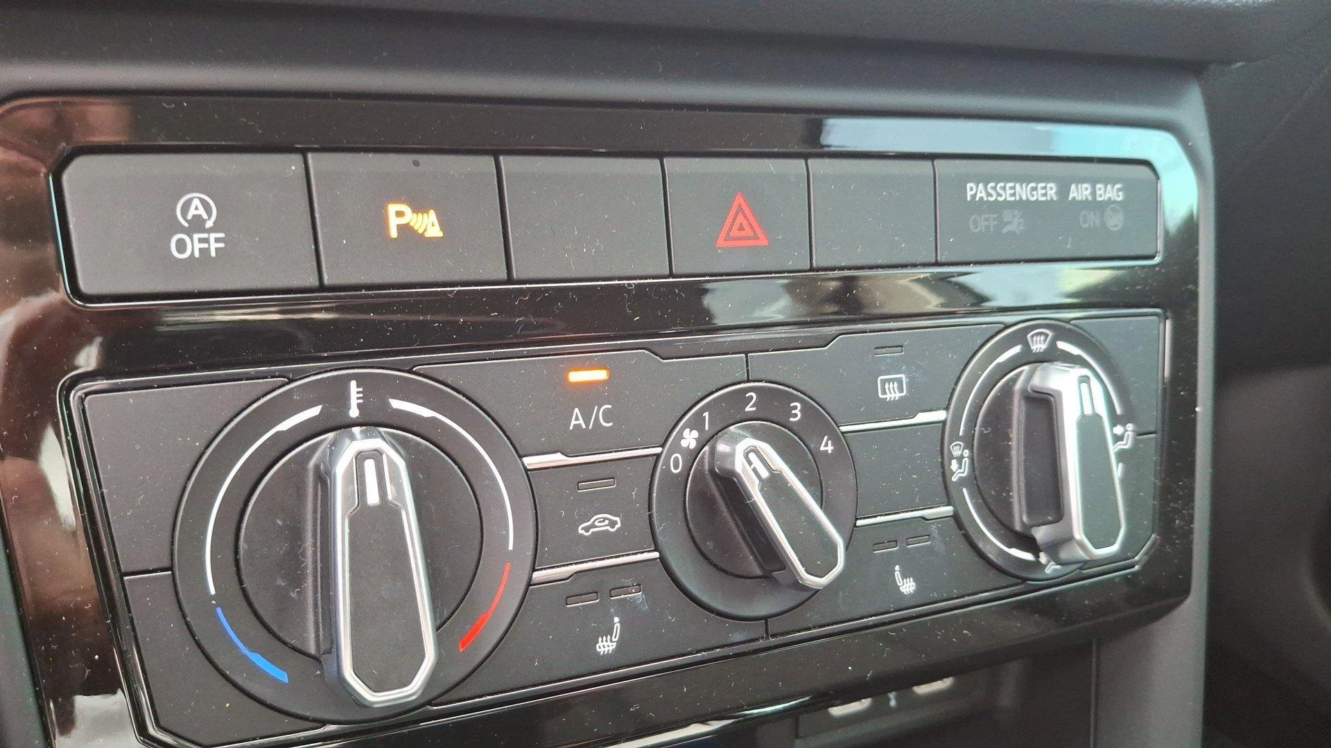 Volkswagen-T-Cross-image-19