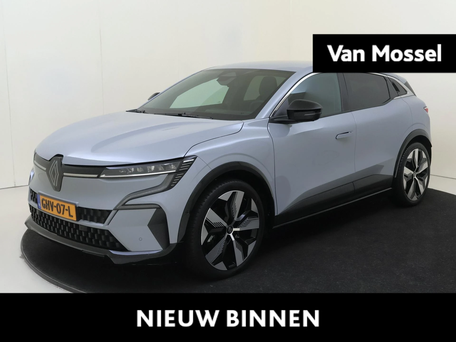 Renault-Megane E-Tech-image-0