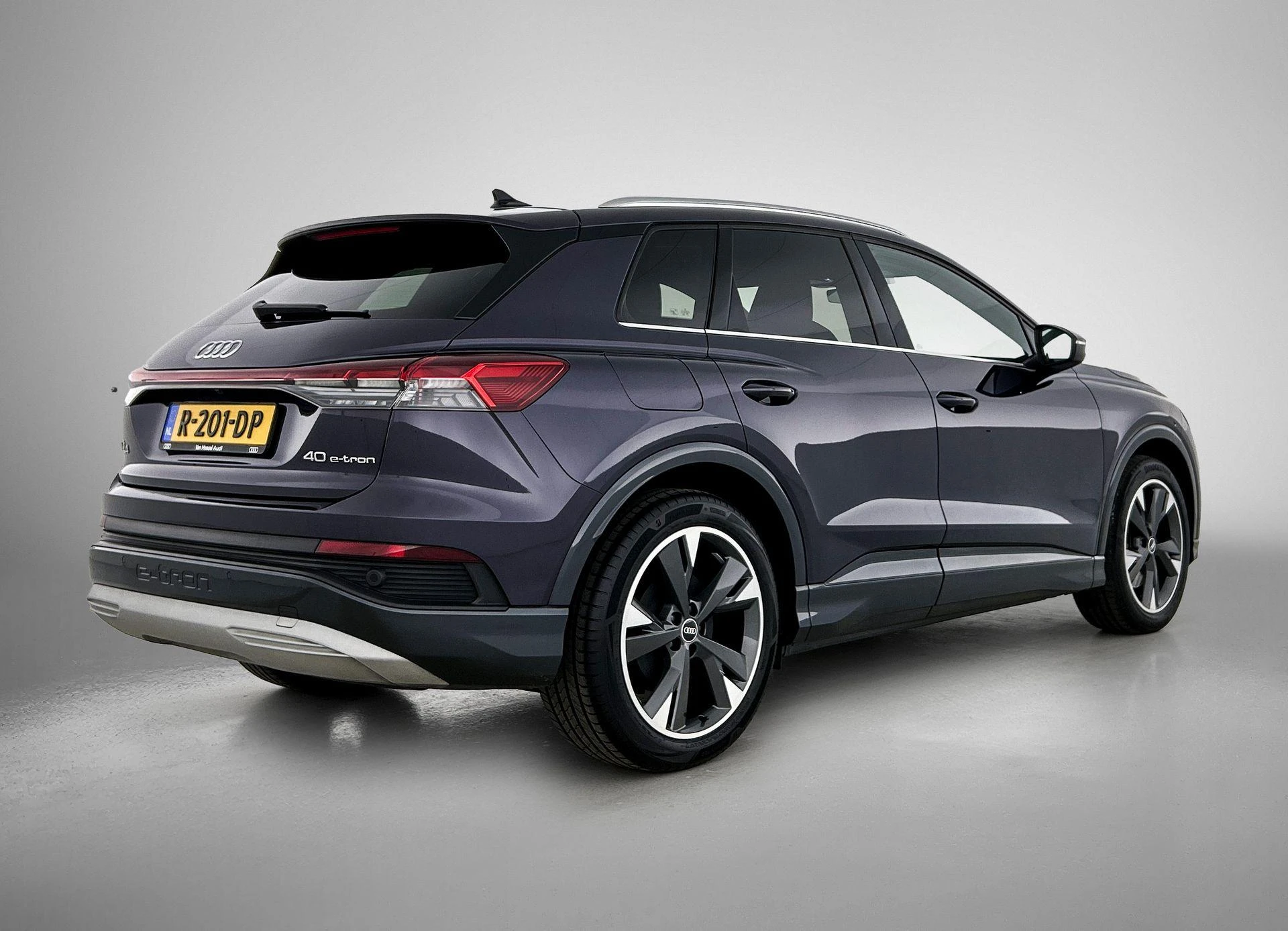 Audi-Q4 e-tron-image-4
