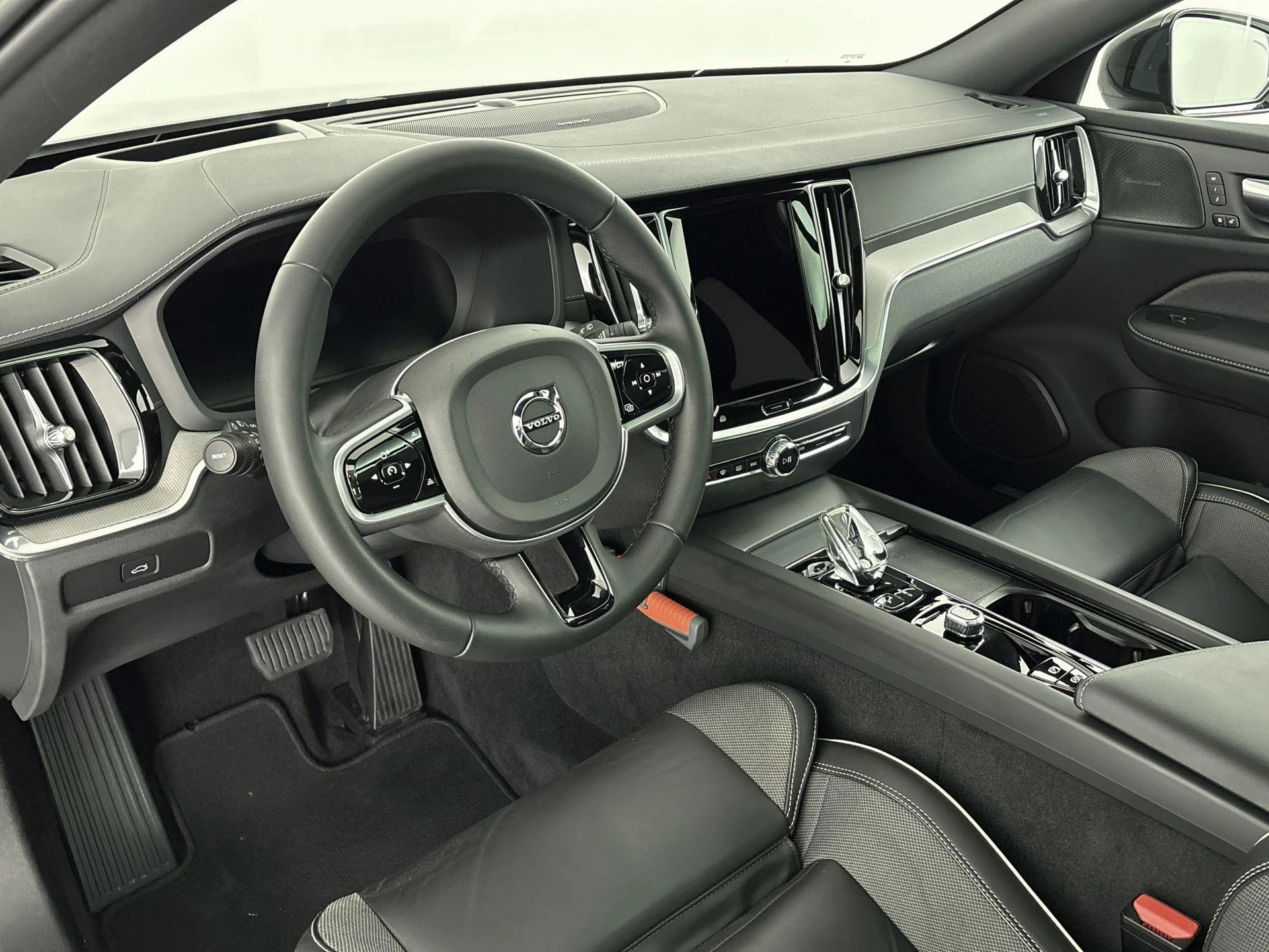 Volvo-V60-image-17