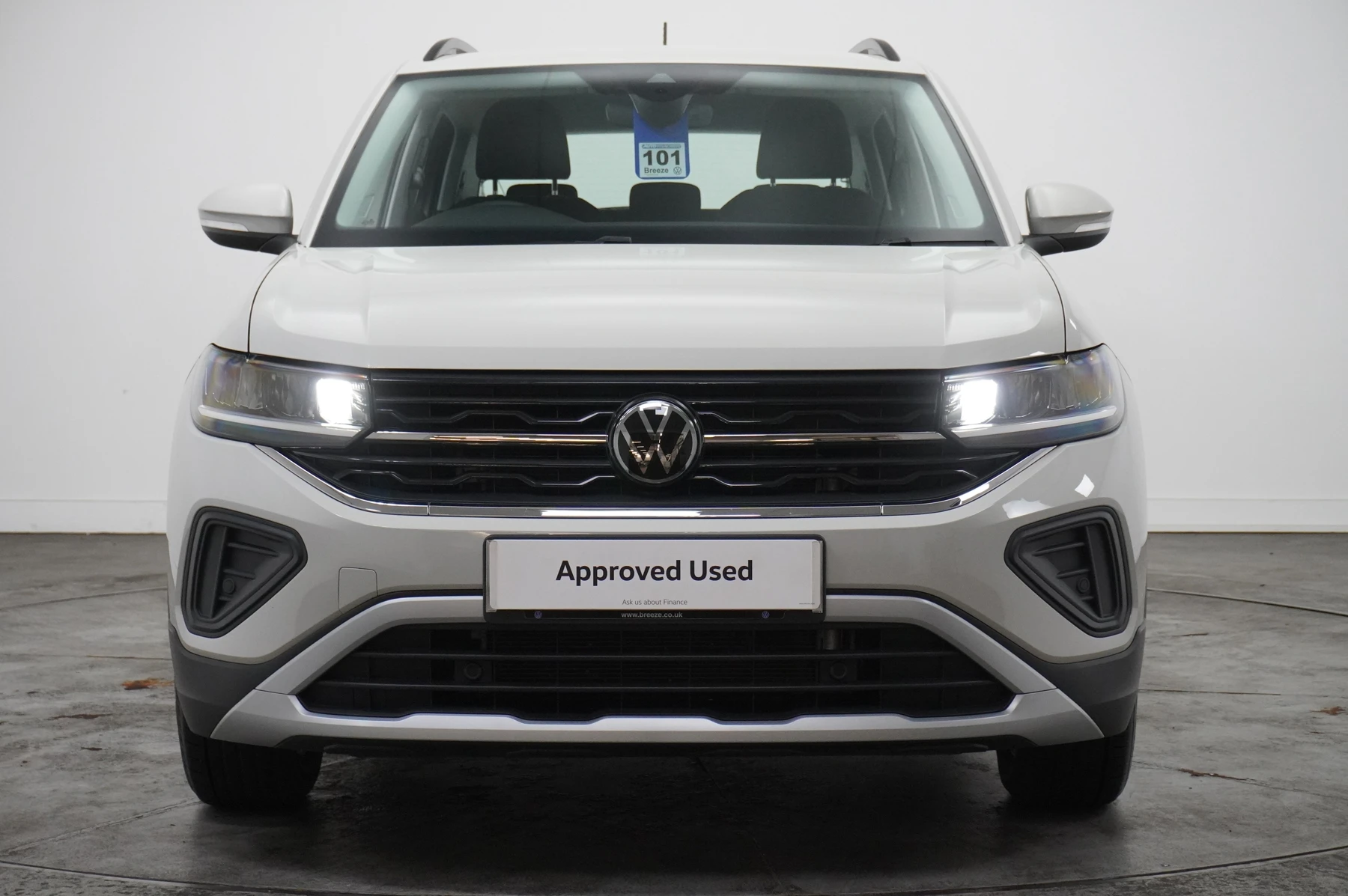 Volkswagen-T-Cross-image-6