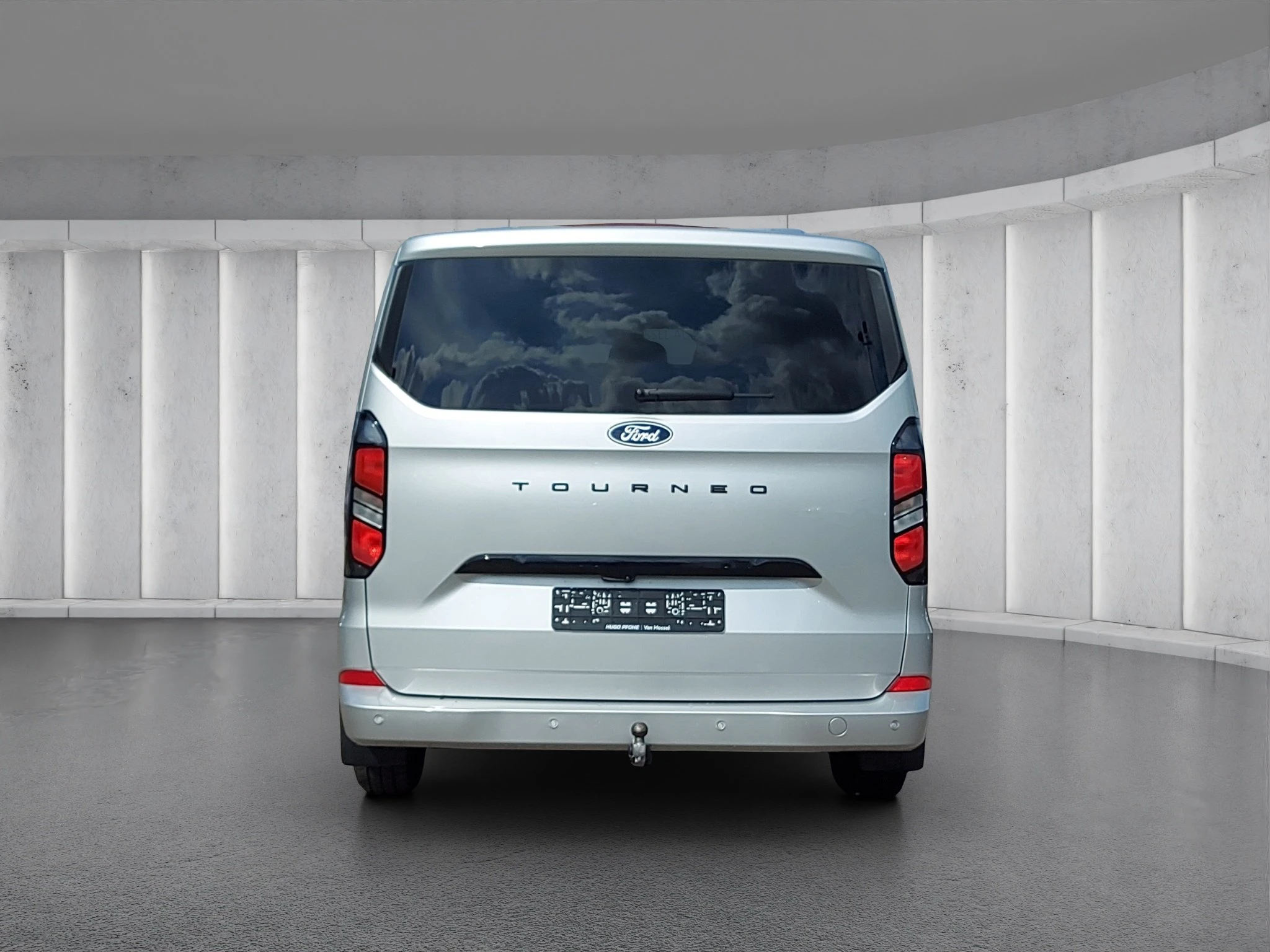 Ford-Tourneo Custom-image-3