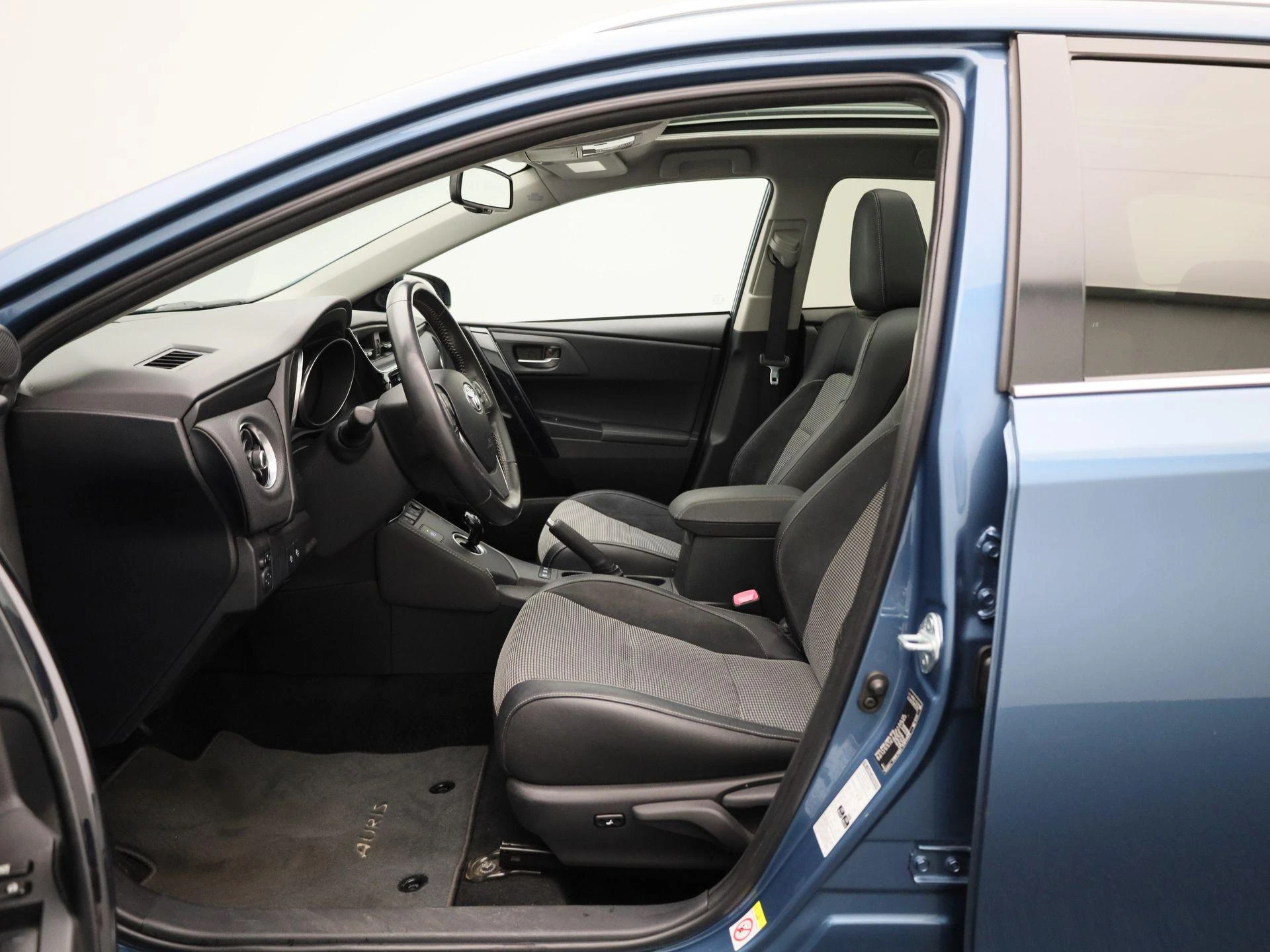 Toyota-Auris-image-9