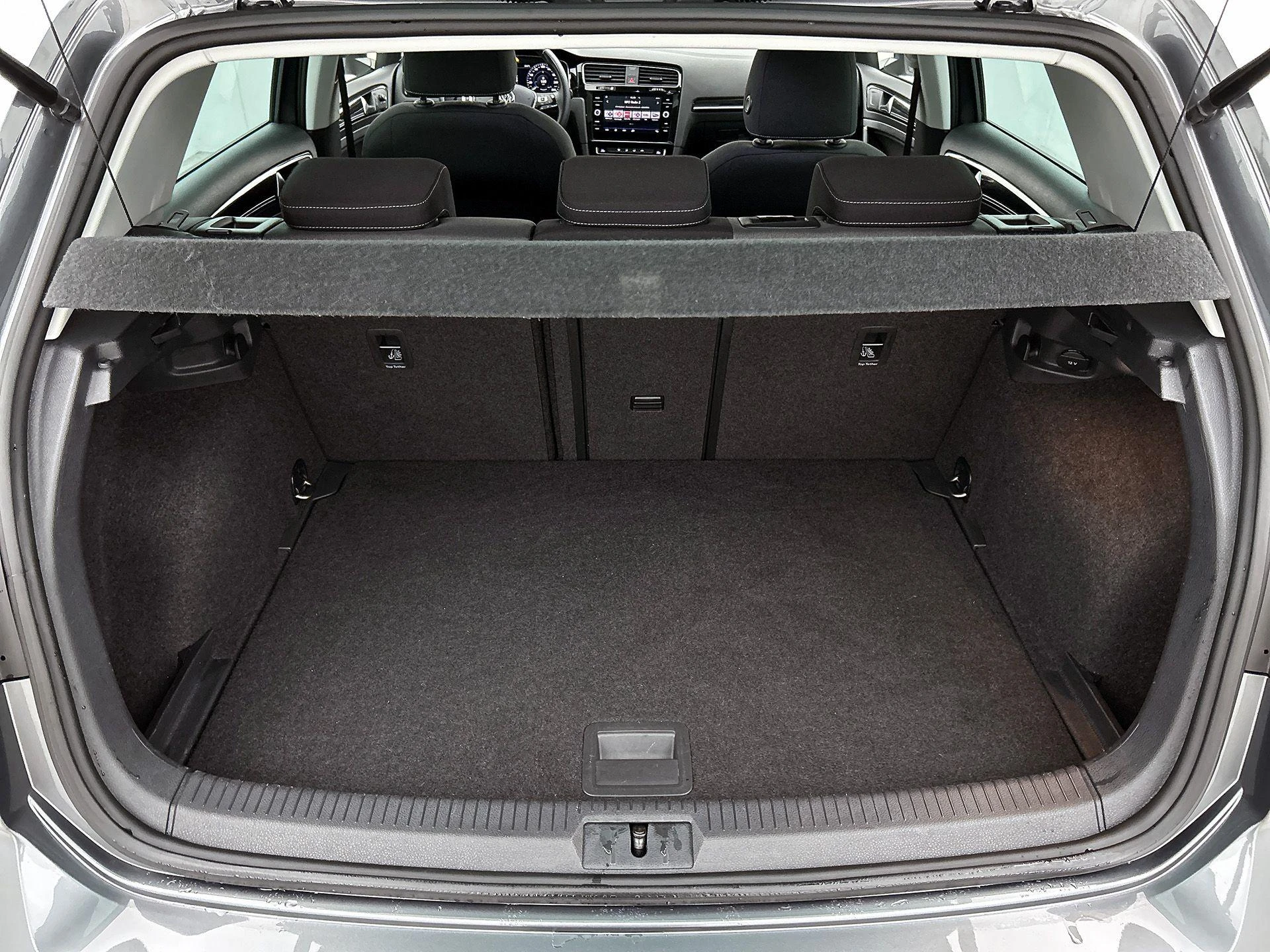 Volkswagen-Golf-image-14