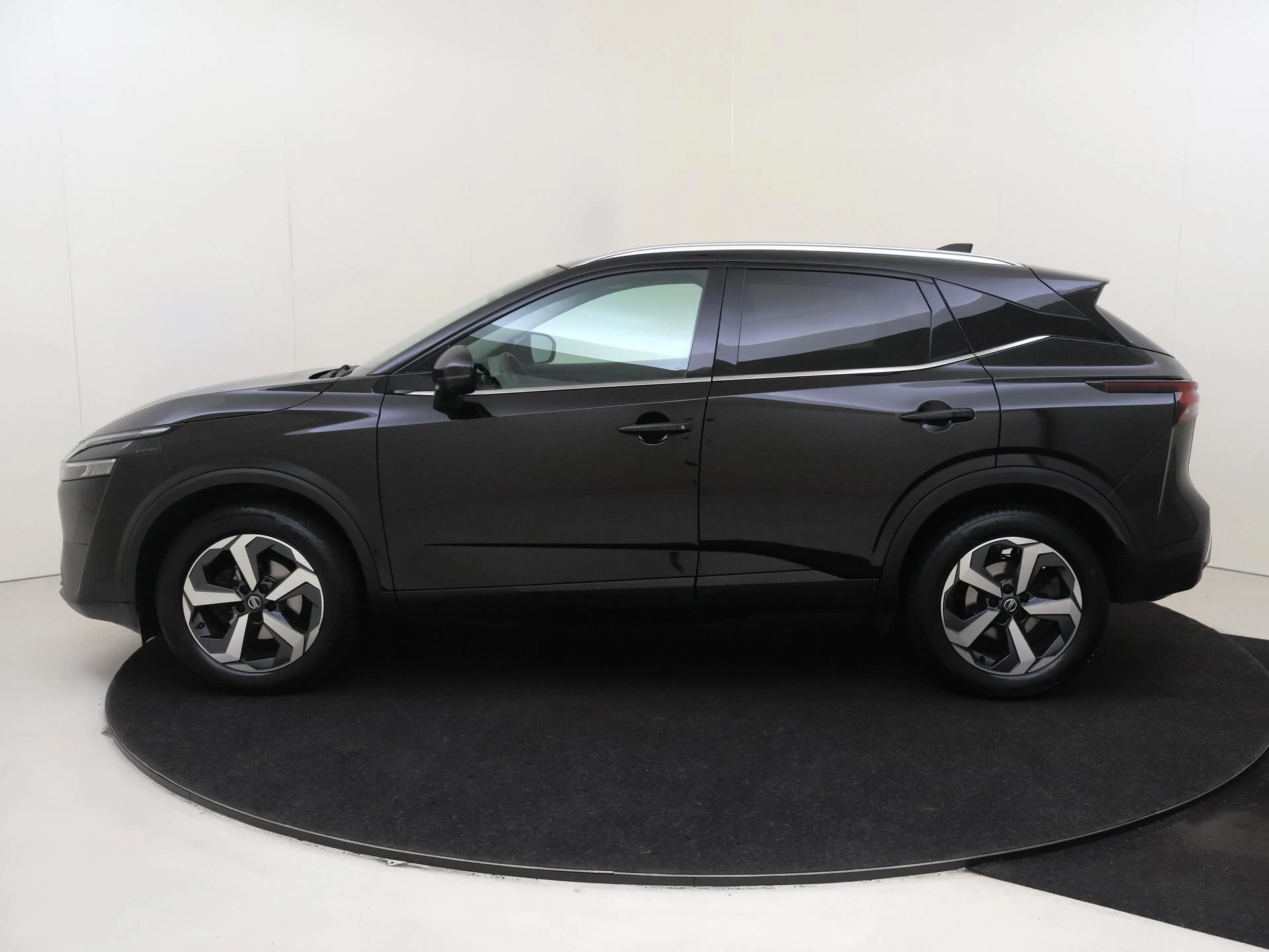 Nissan-QASHQAI-image-7