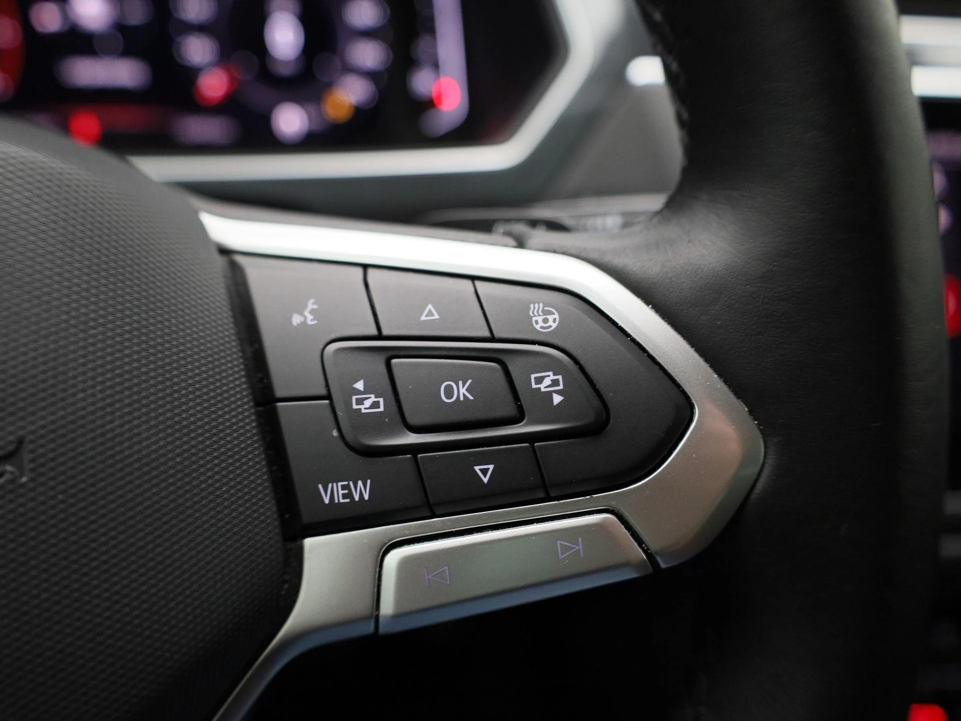 Volkswagen-Tiguan-image-18