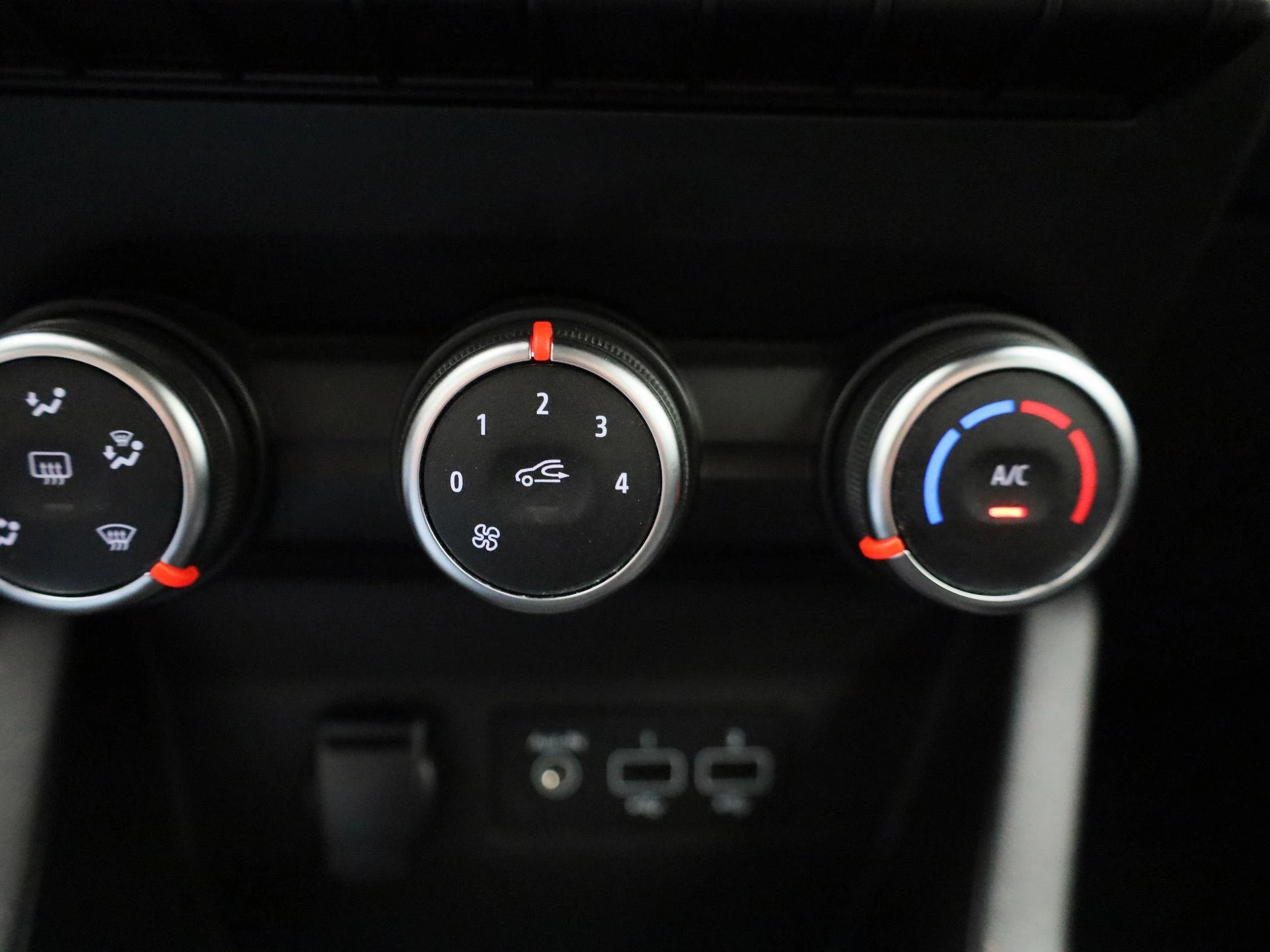 Renault-Clio-image-19