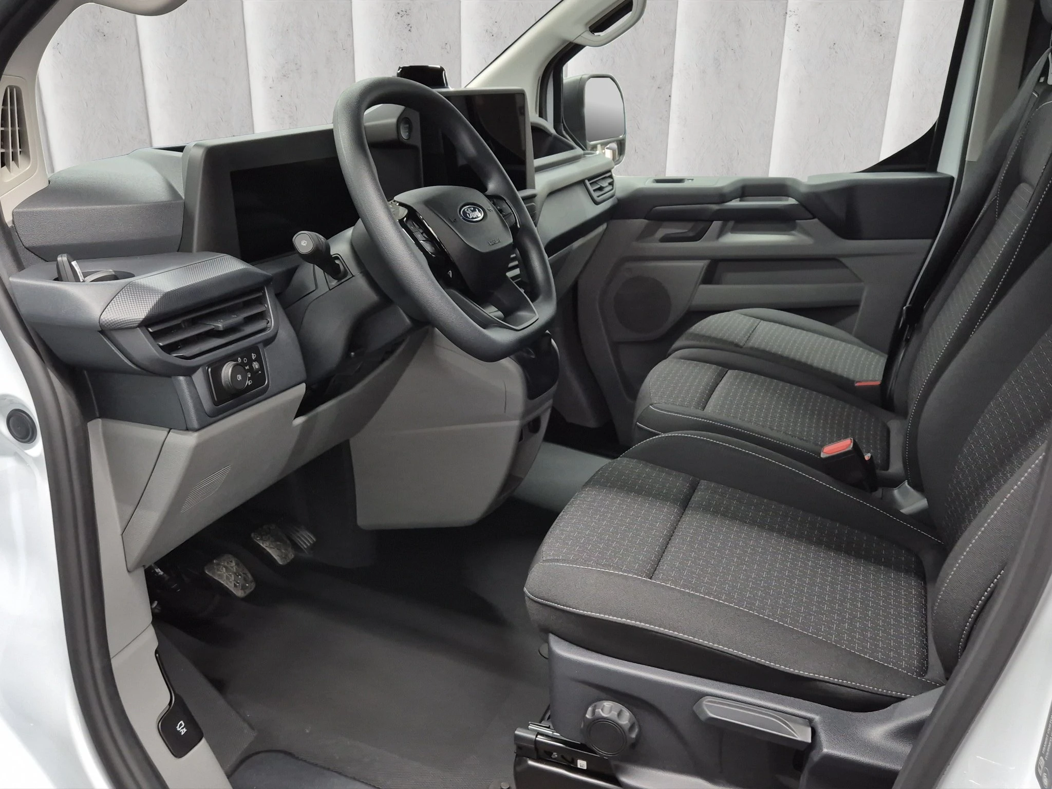 Ford-Transit Custom-image-9