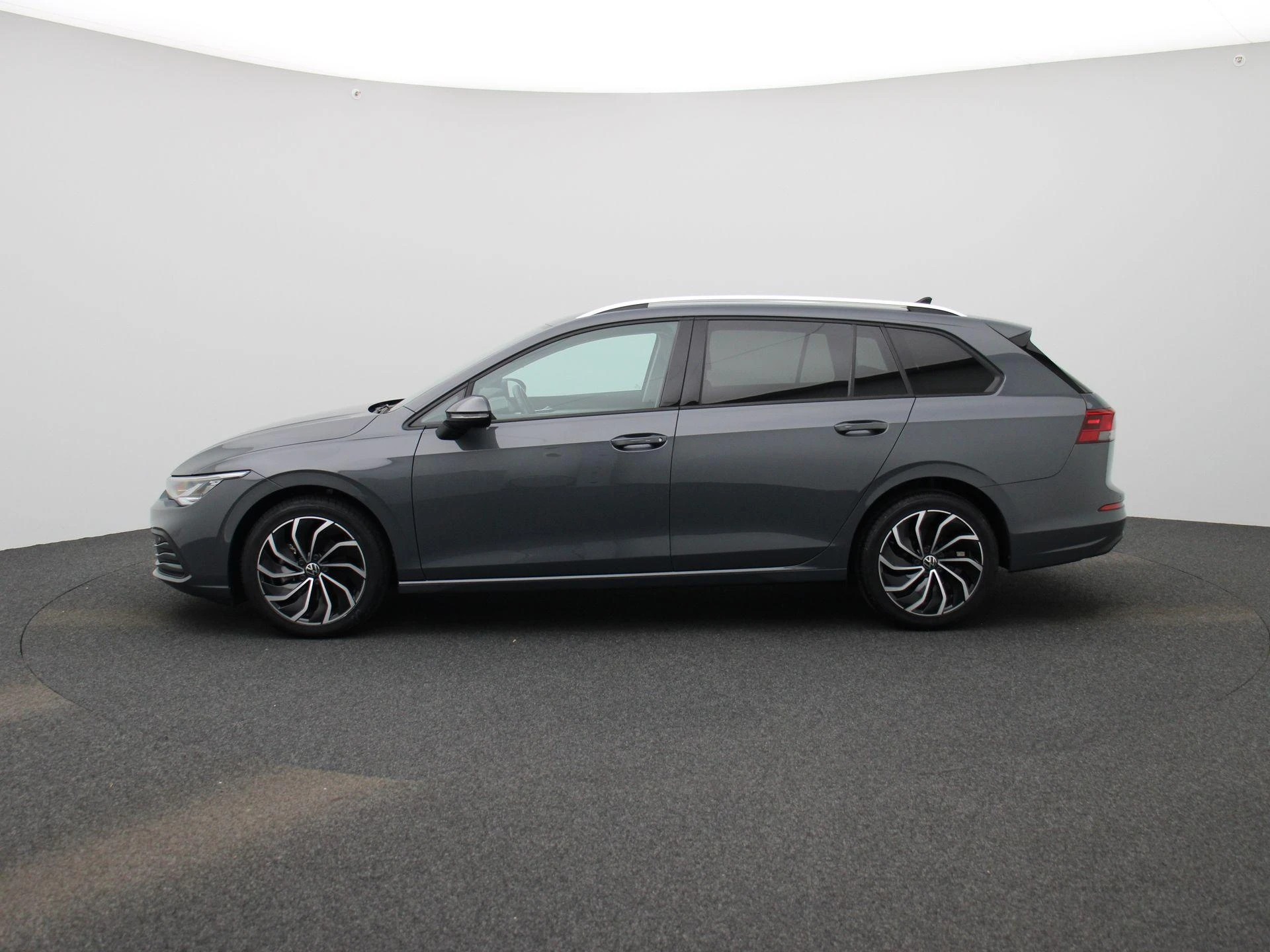 Volkswagen-Golf-image-3