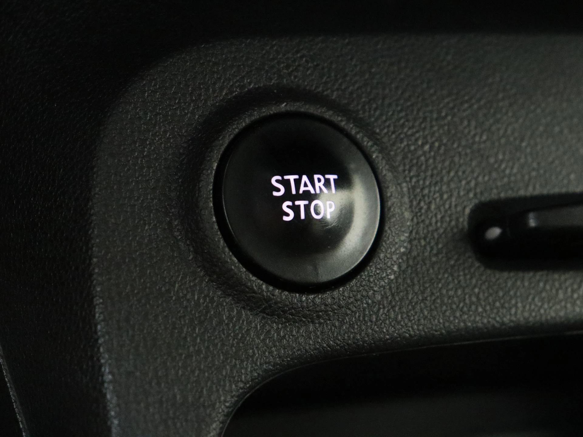 Renault-Captur-image-24