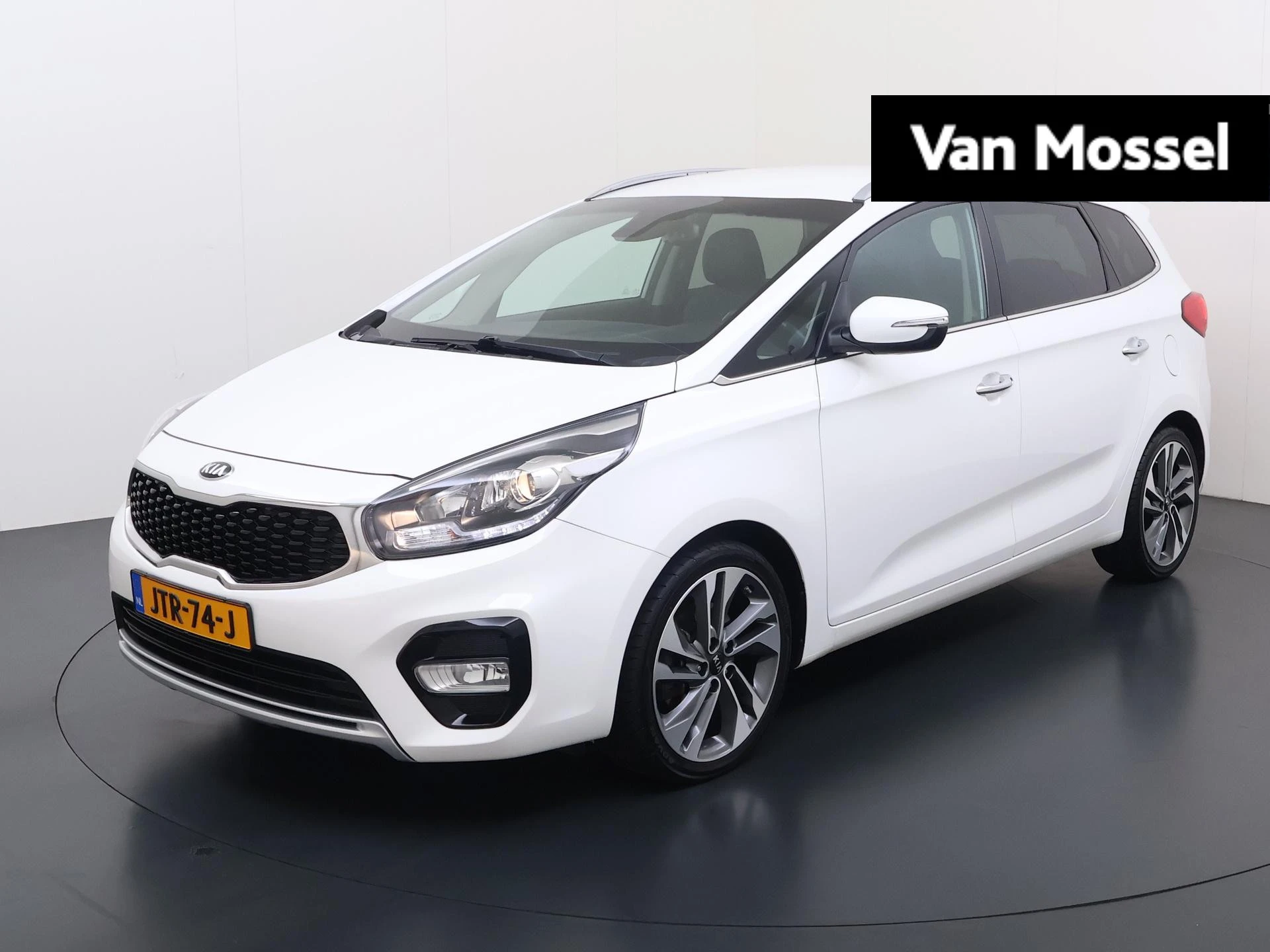 Kia-Carens-image-0