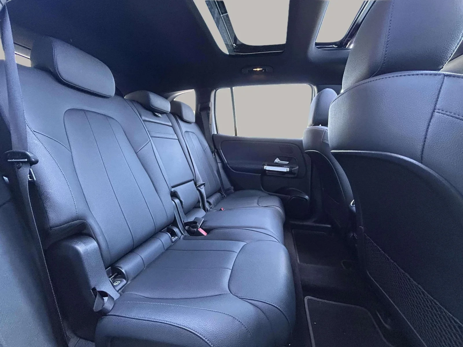 Mercedes-Benz-EQB-image-20