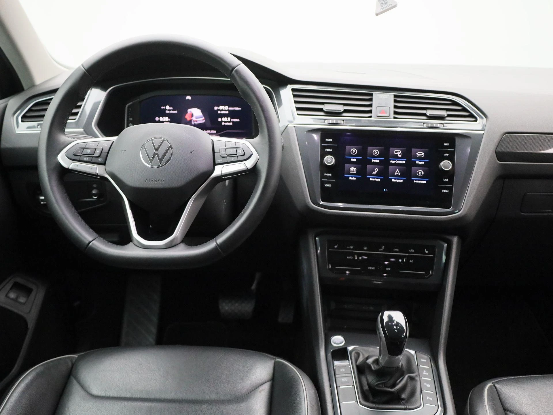 Volkswagen-Tiguan-image-6