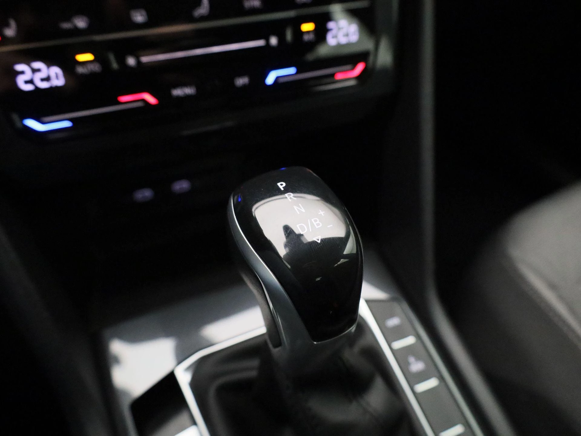 Volkswagen-Tiguan-image-22