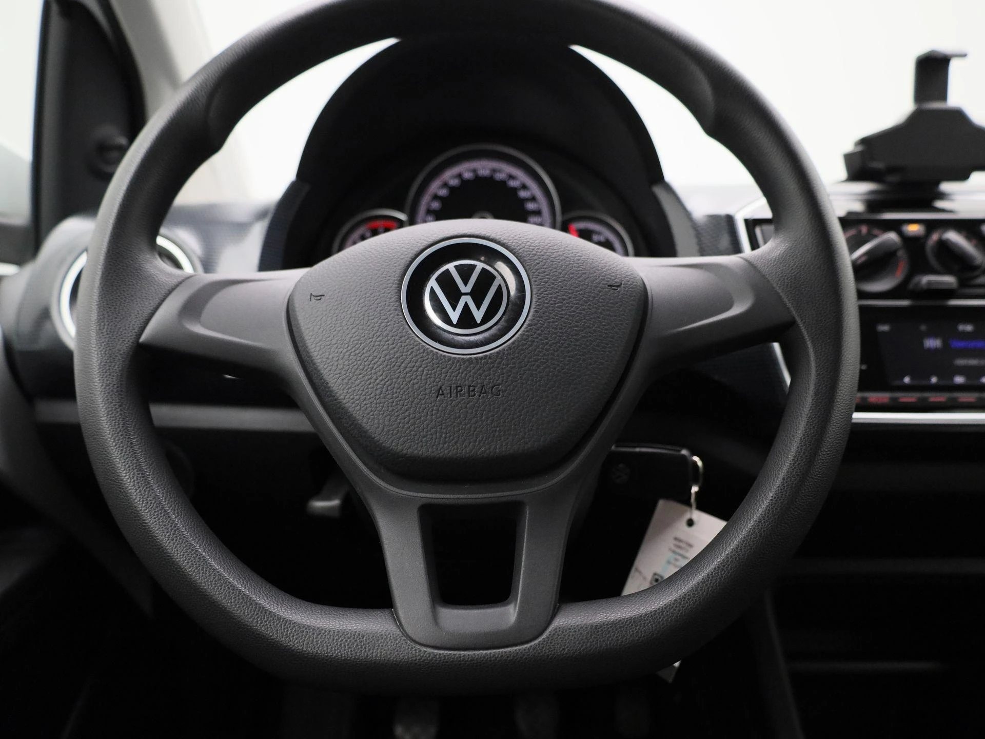 Volkswagen-up!-image-6