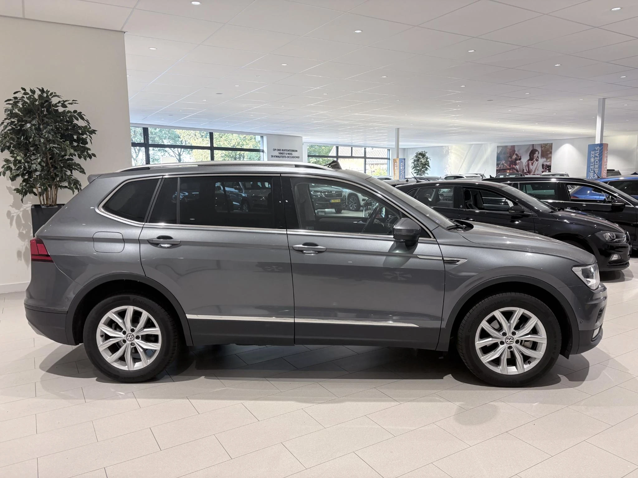 Volkswagen-Tiguan Allspace-image-8