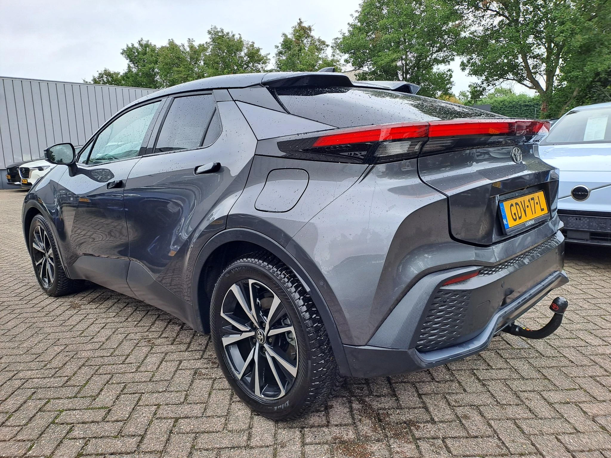 Toyota-C-HR-image-2