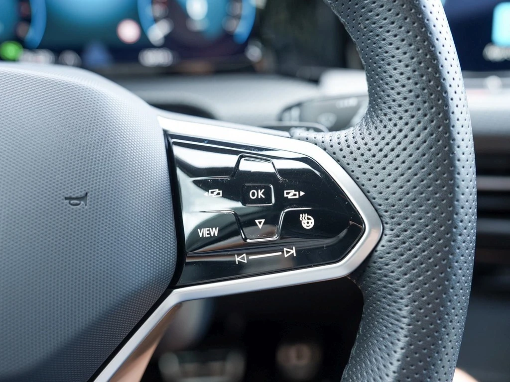 Volkswagen-Golf-image-15
