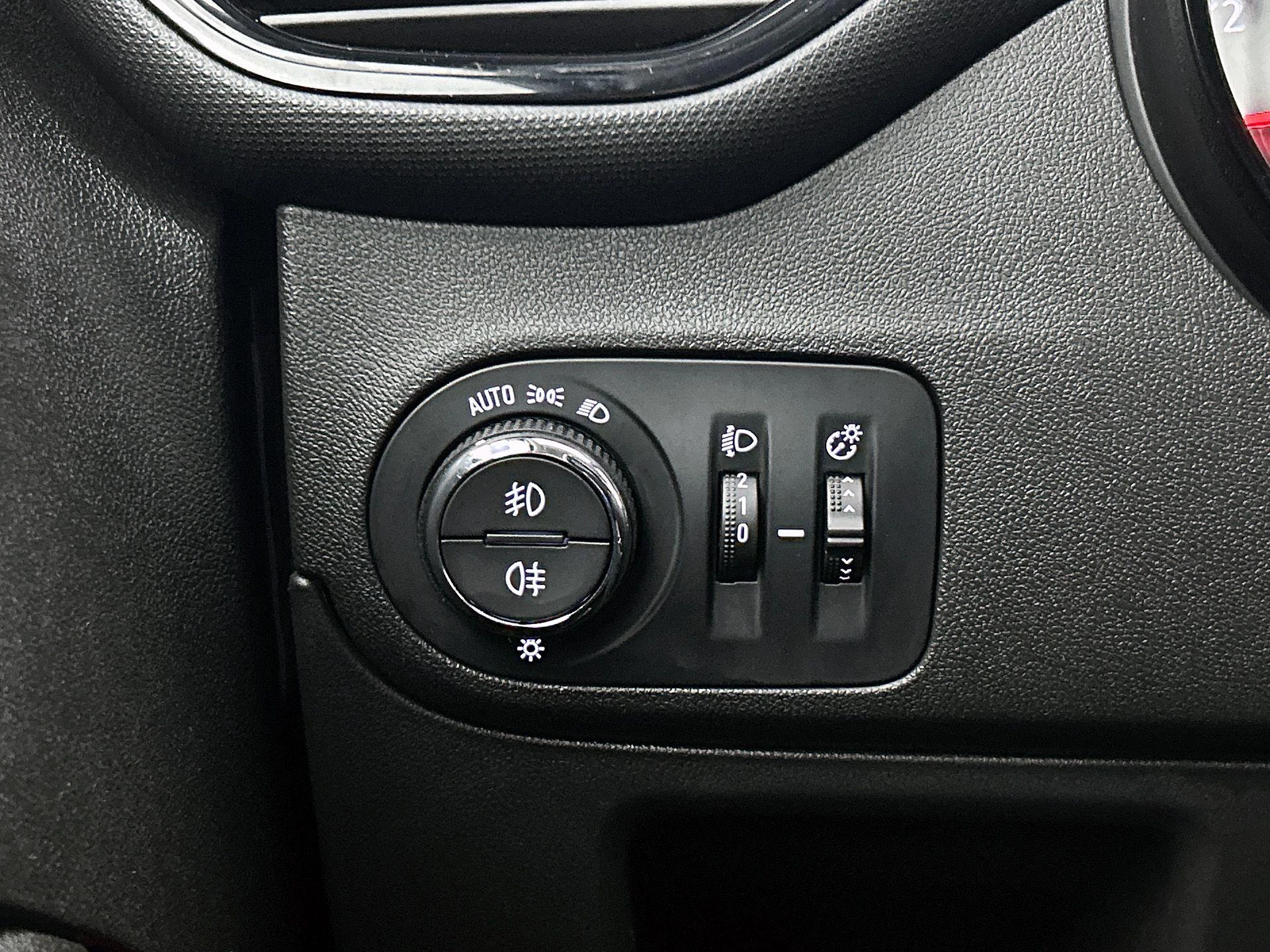 Opel-Crossland-image-17