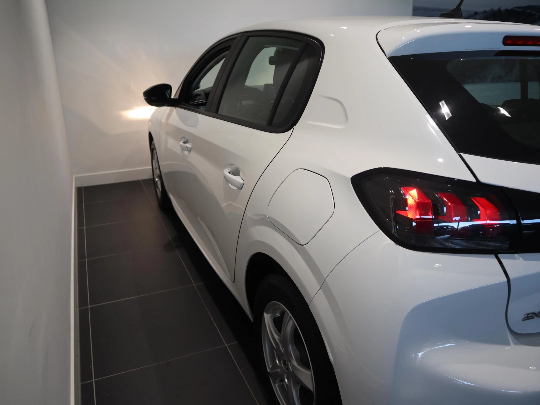 Peugeot-208-image-19
