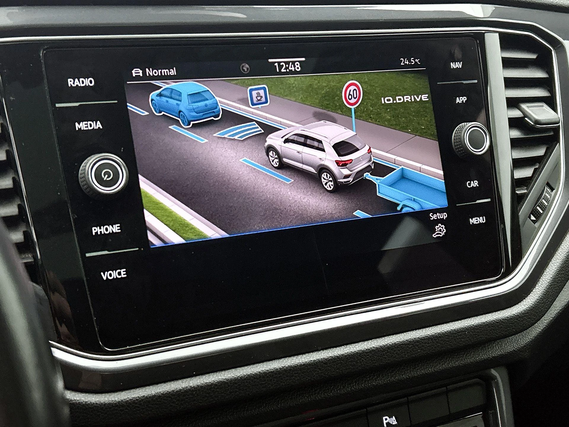 Volkswagen-T-Roc-image-11