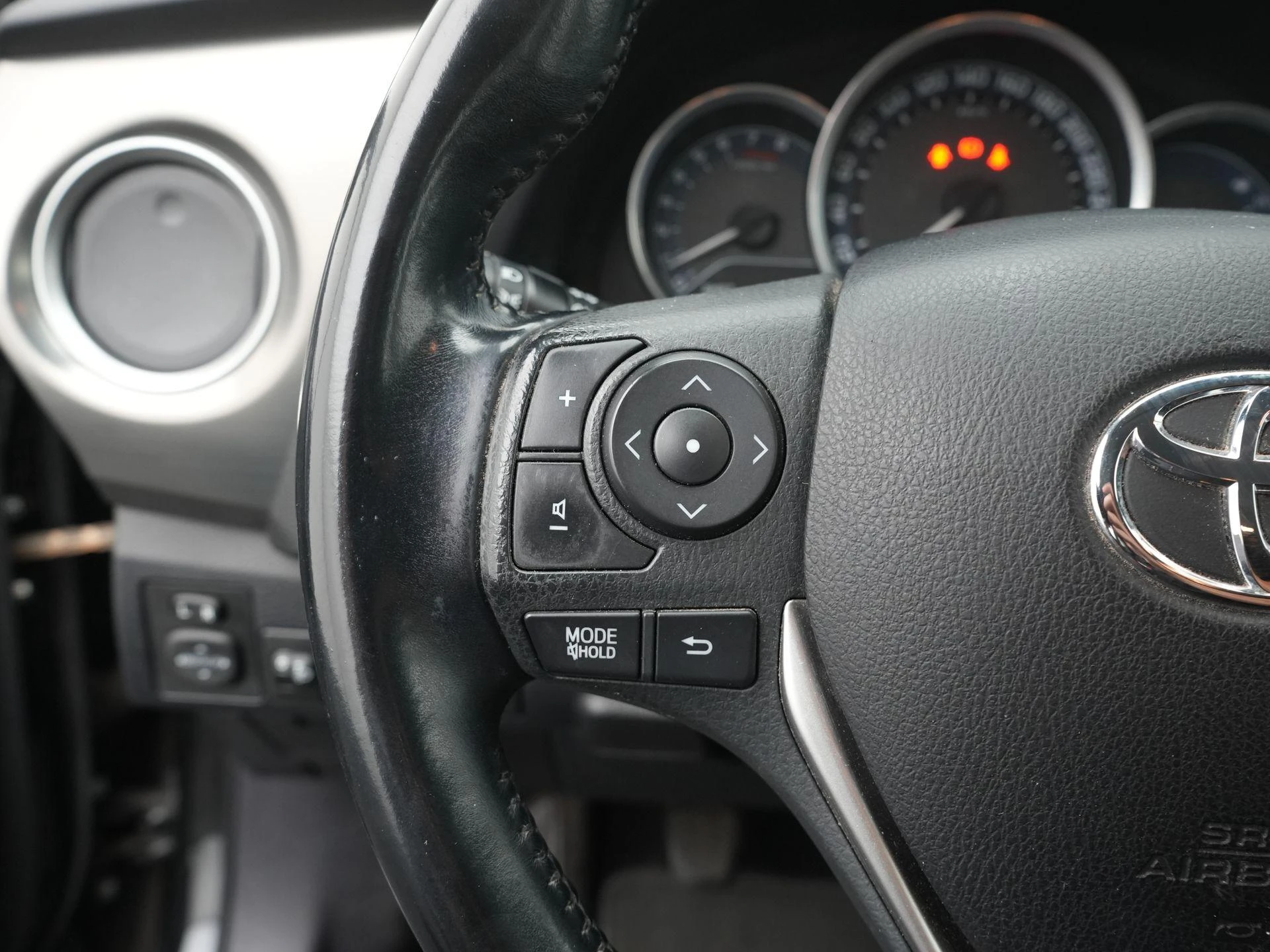 Toyota-Auris-image-18