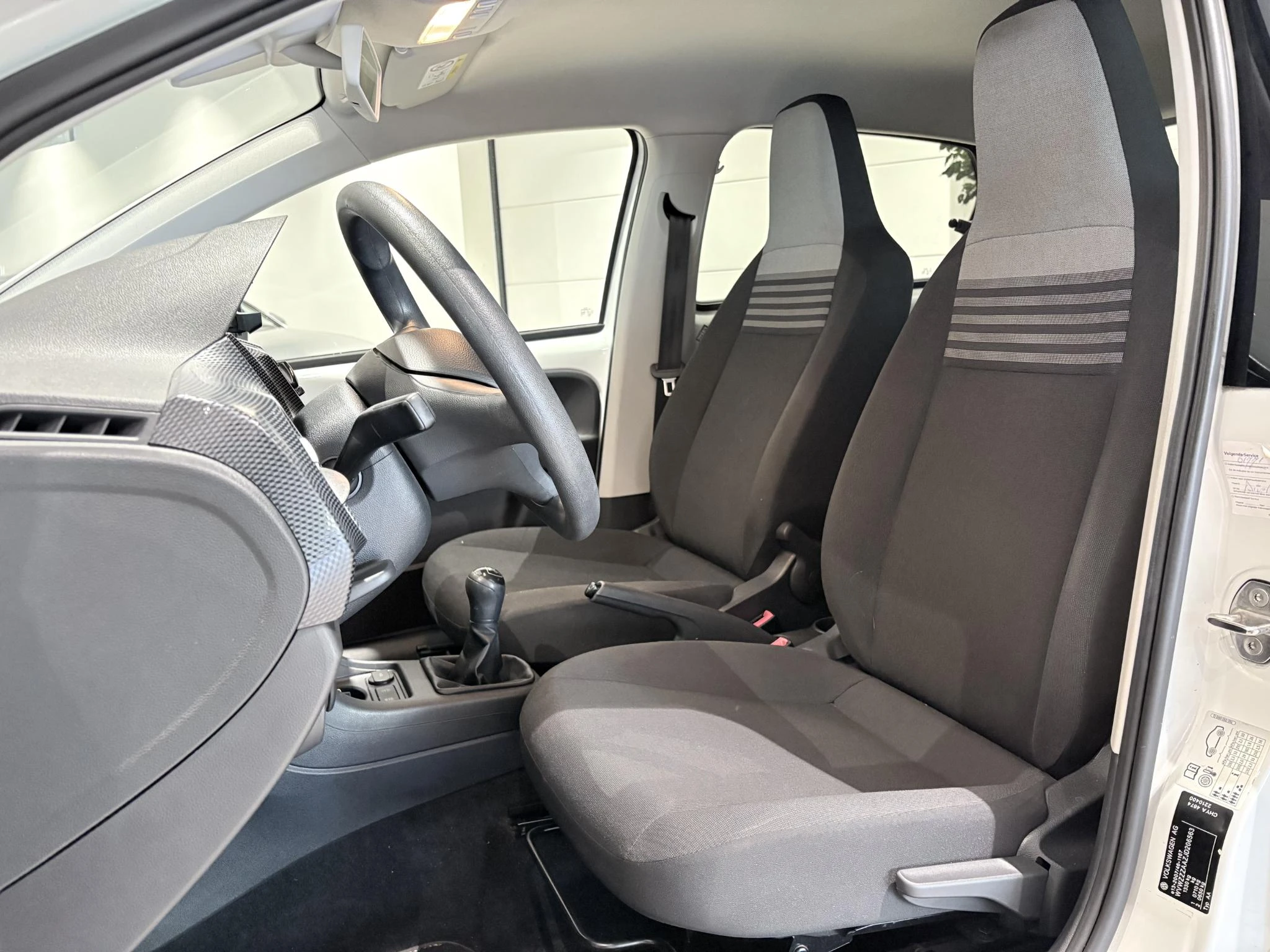 Volkswagen-up!-image-11