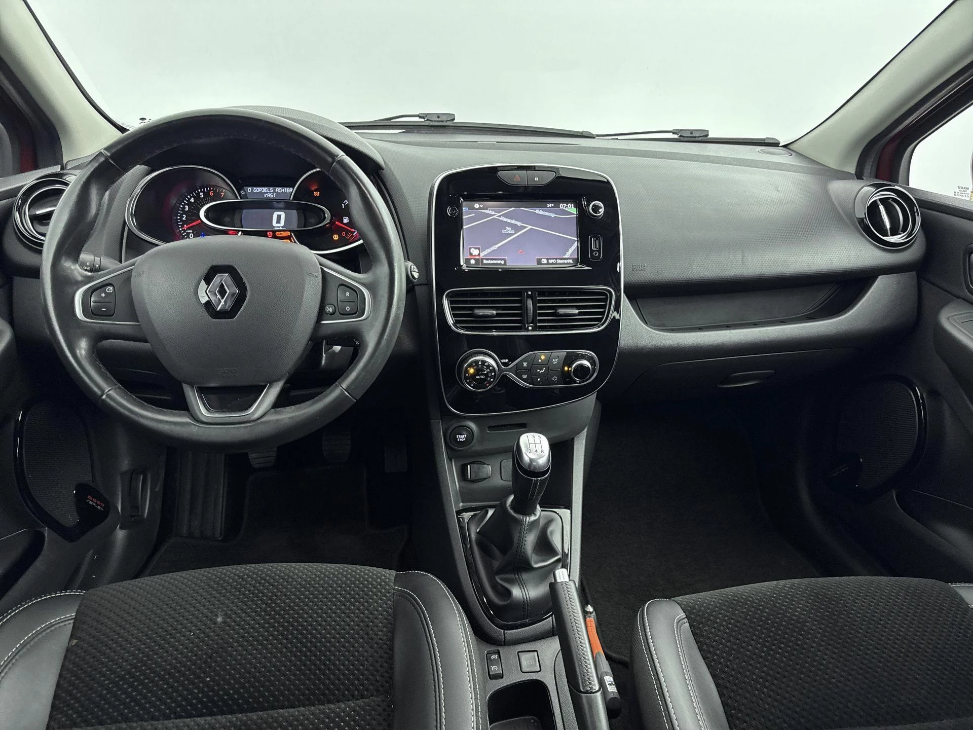 Renault-Clio-image-17