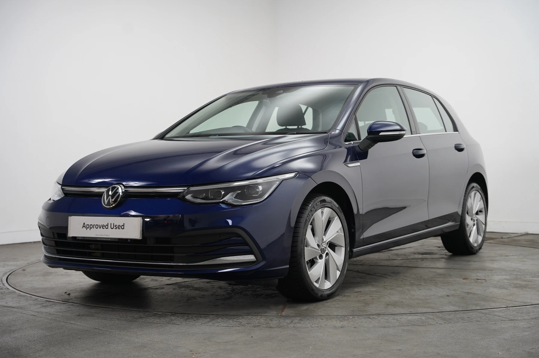 Volkswagen-Golf-image-33