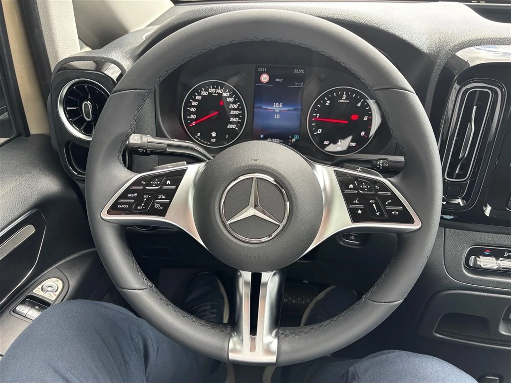 Mercedes-Benz-Vito-image-8