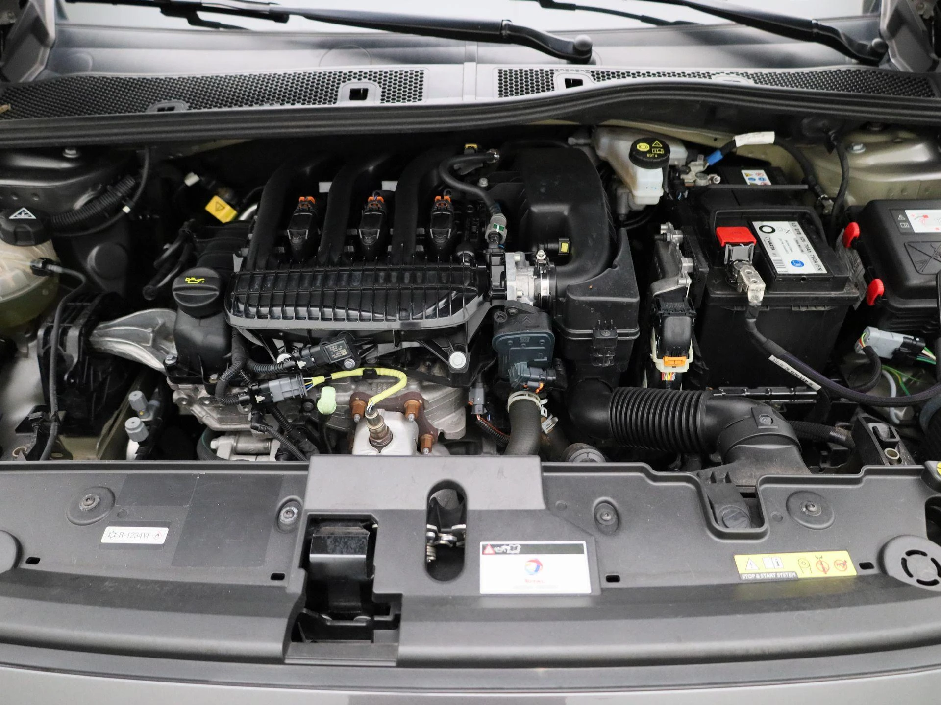 Peugeot-208-image-25
