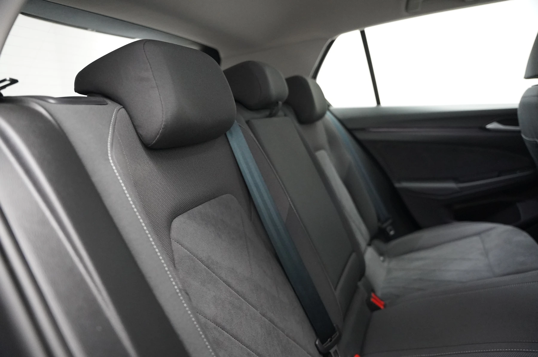 Volkswagen-Golf-image-11