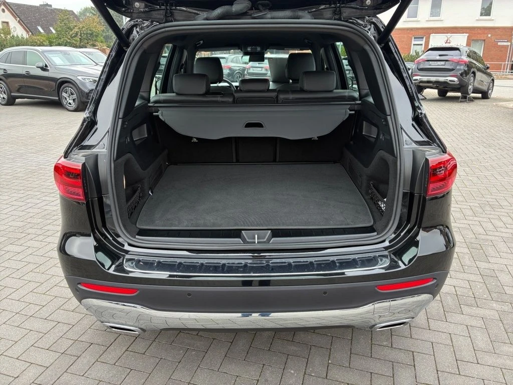 Mercedes-Benz-GLB 200 d-image-13