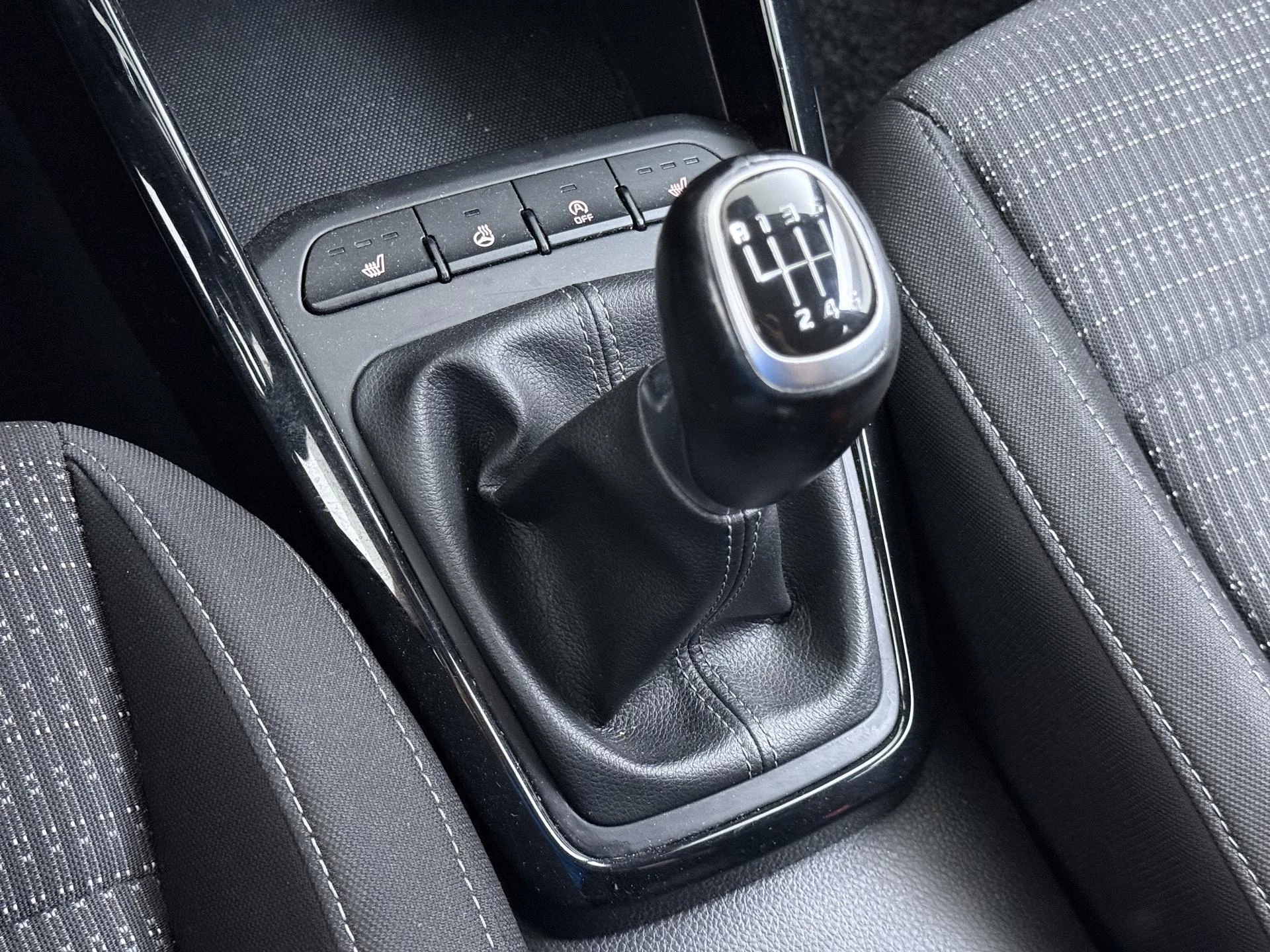 Kia-Stonic-image-24