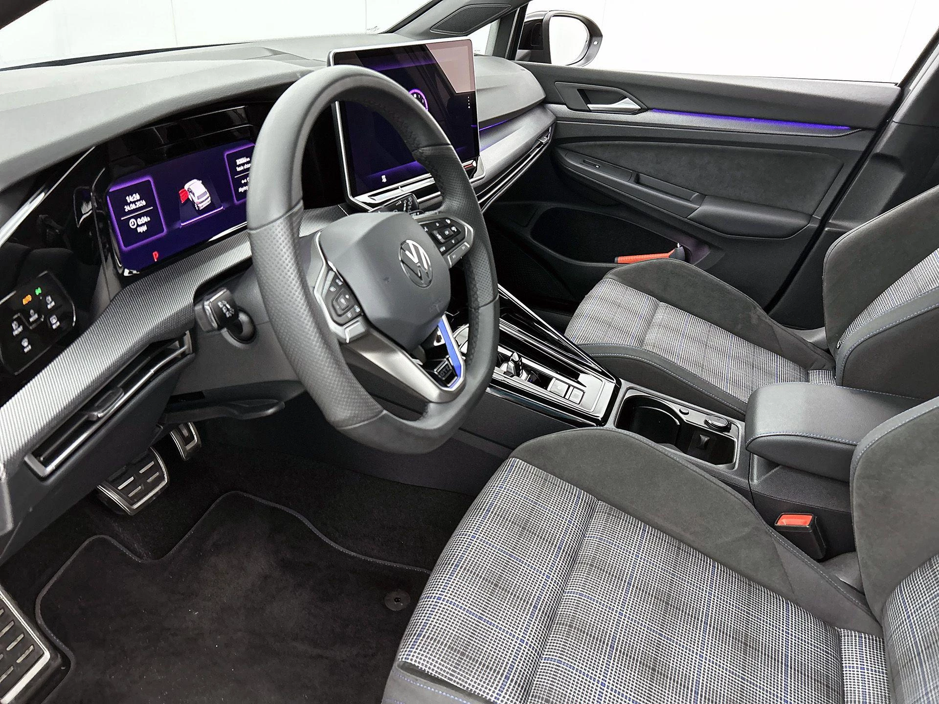 Volkswagen-Golf-image-20