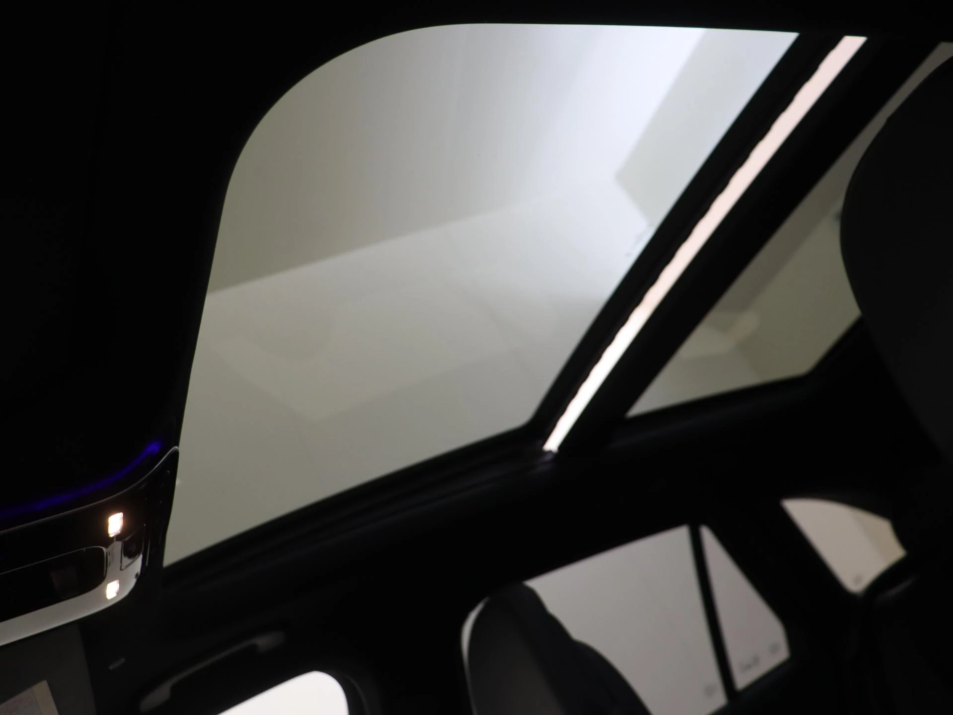 Mercedes-Benz-GLC-image-27