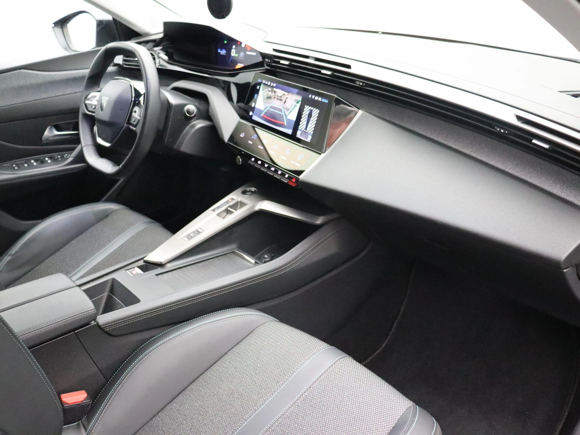 Peugeot-e-308-image-21